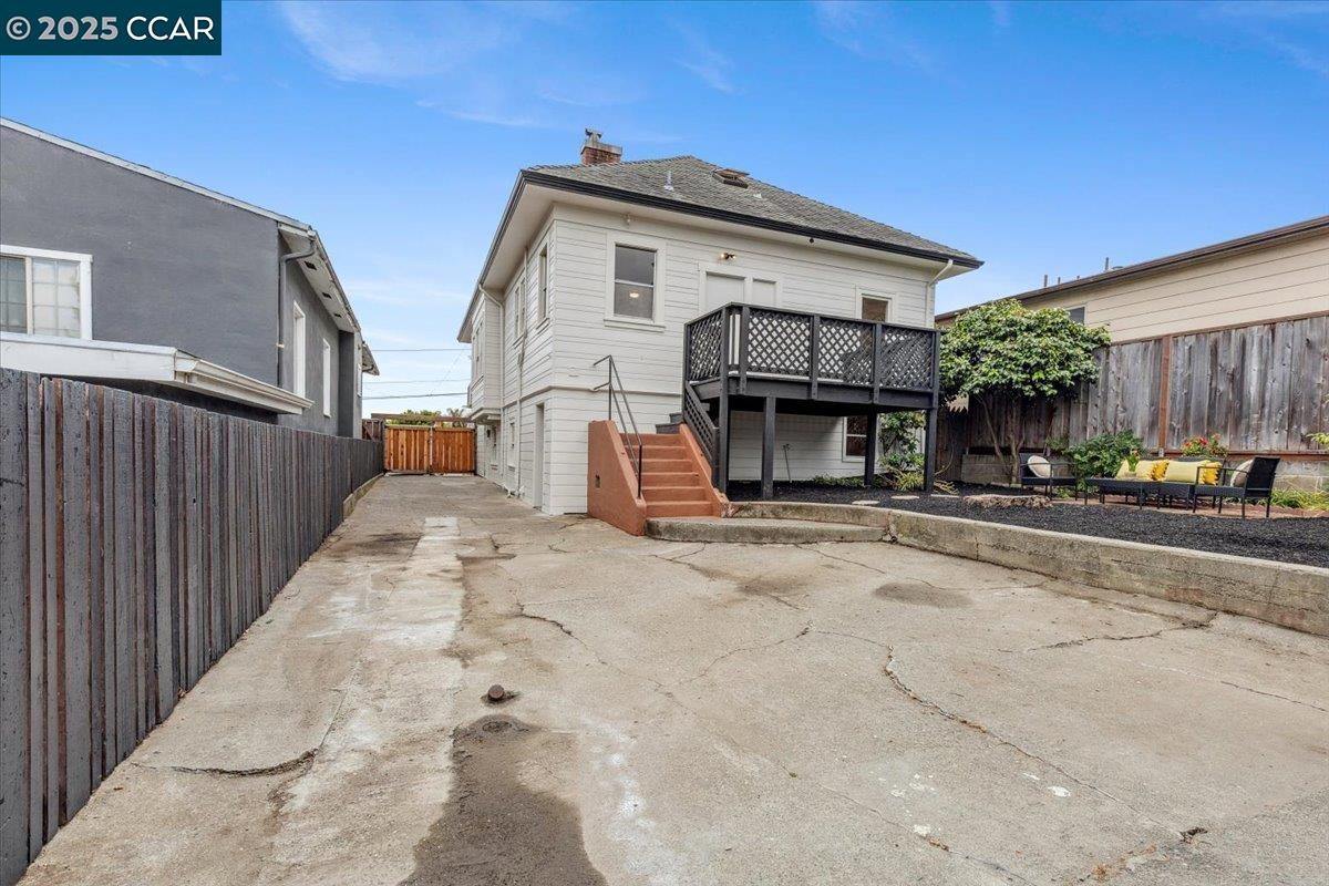 6105 Orchard Ave