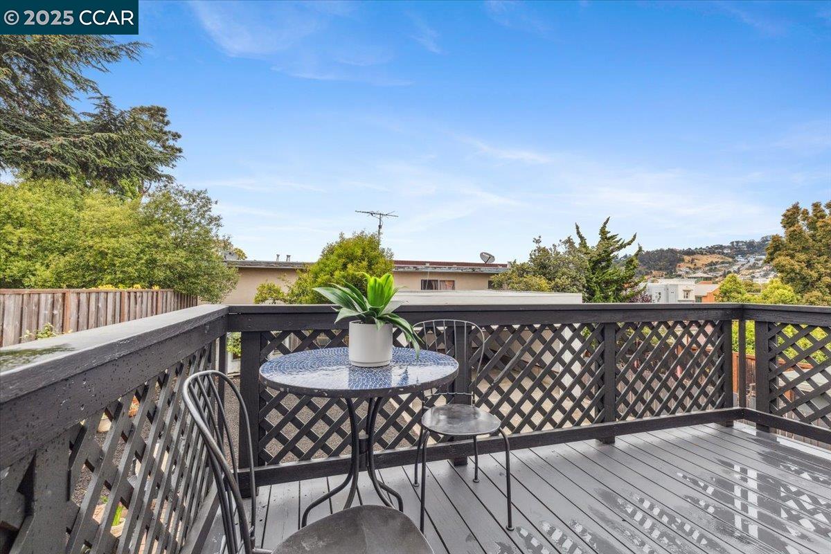 6105 Orchard Ave