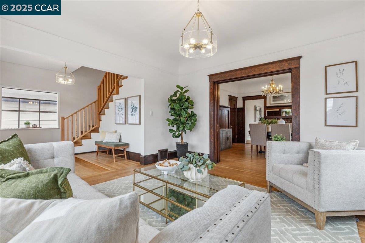 6105 Orchard Ave