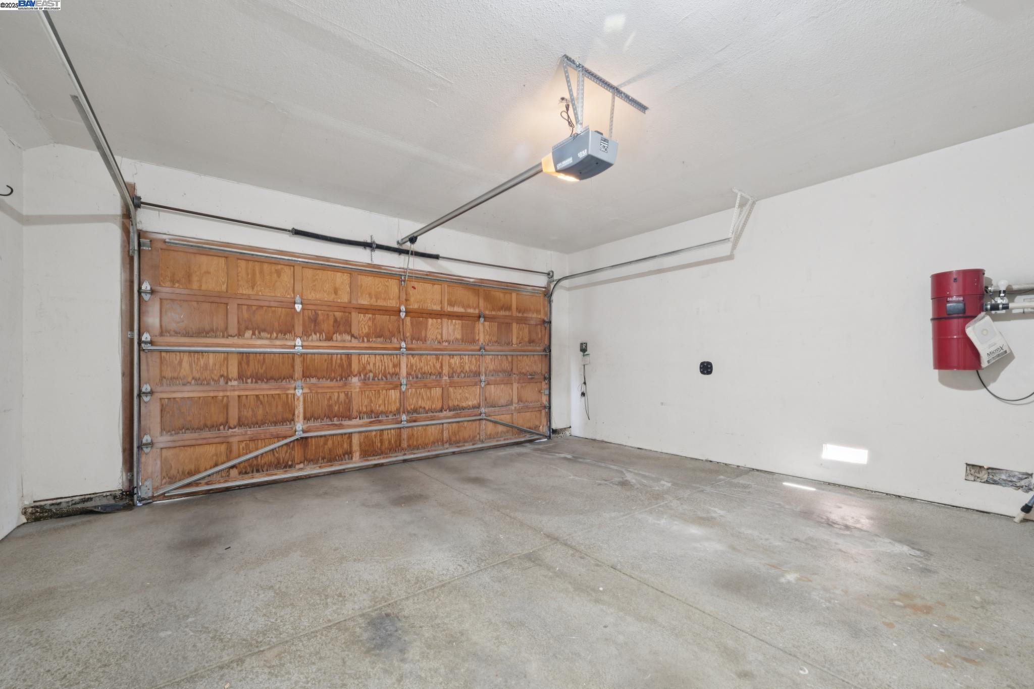 447 Donner Way