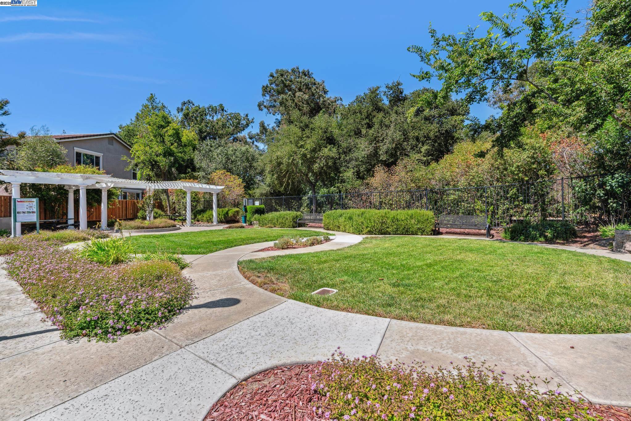 5929 Linwood Cmn