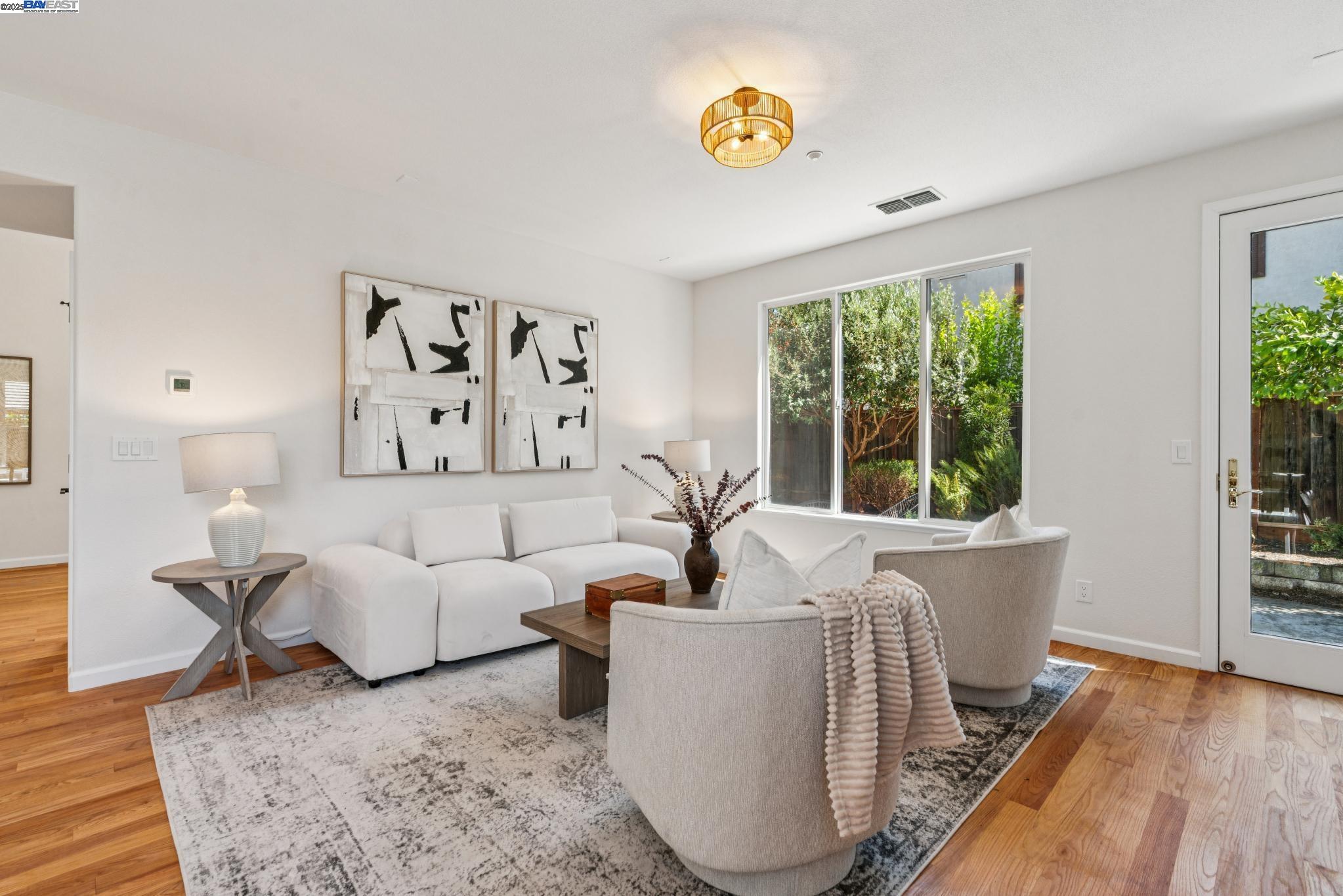 5929 Linwood Cmn
