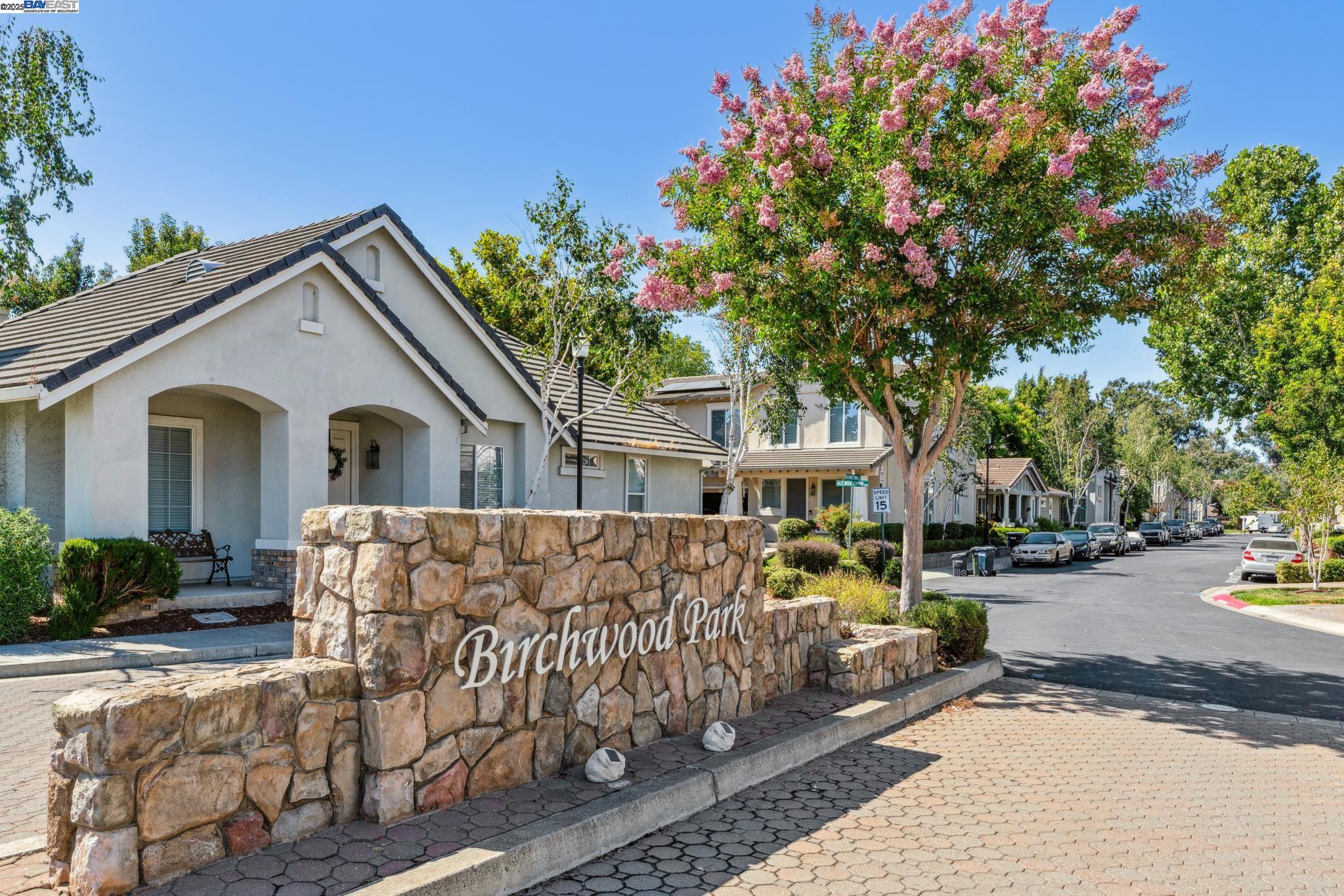 5929 Linwood Cmn