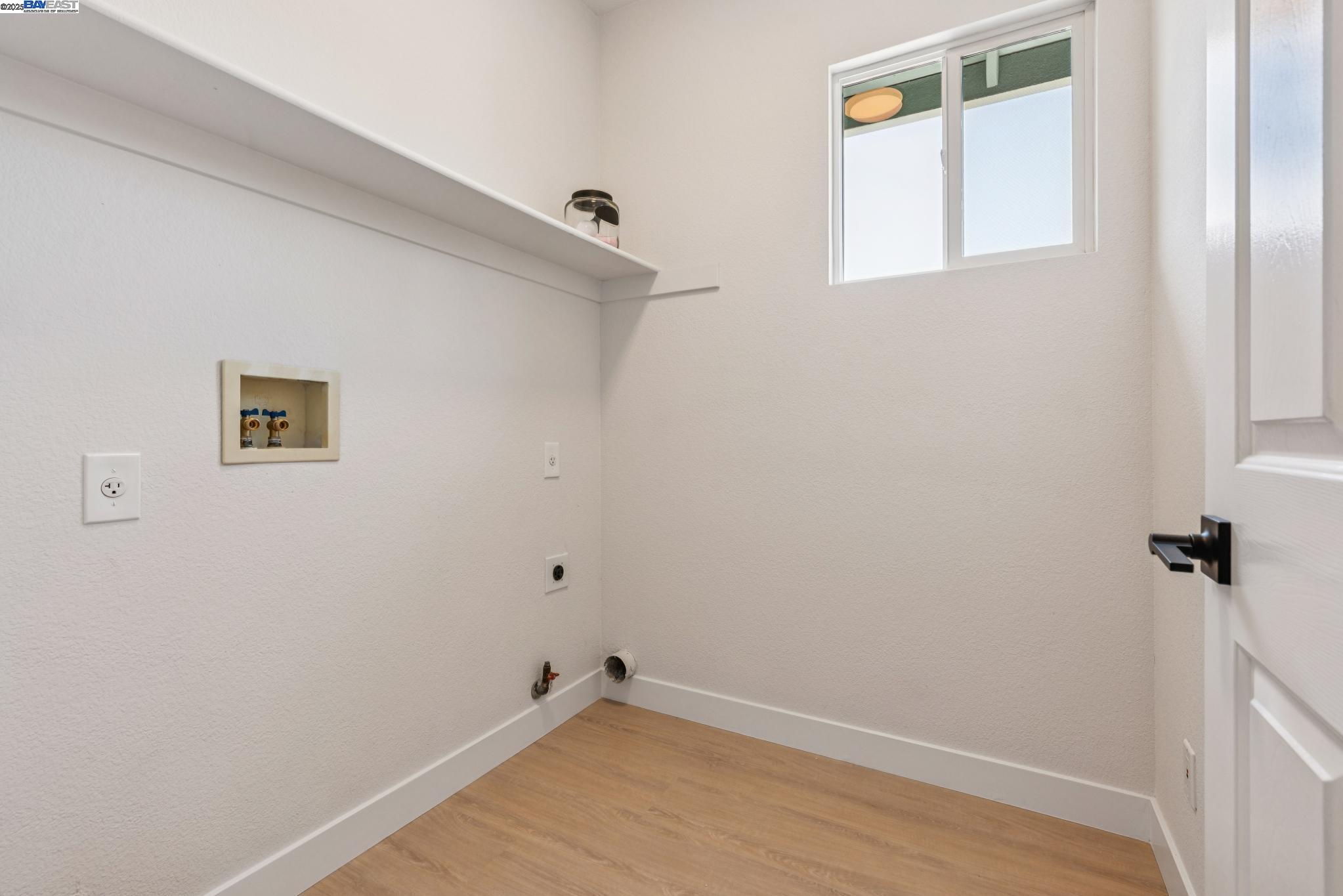 5929 Linwood Cmn