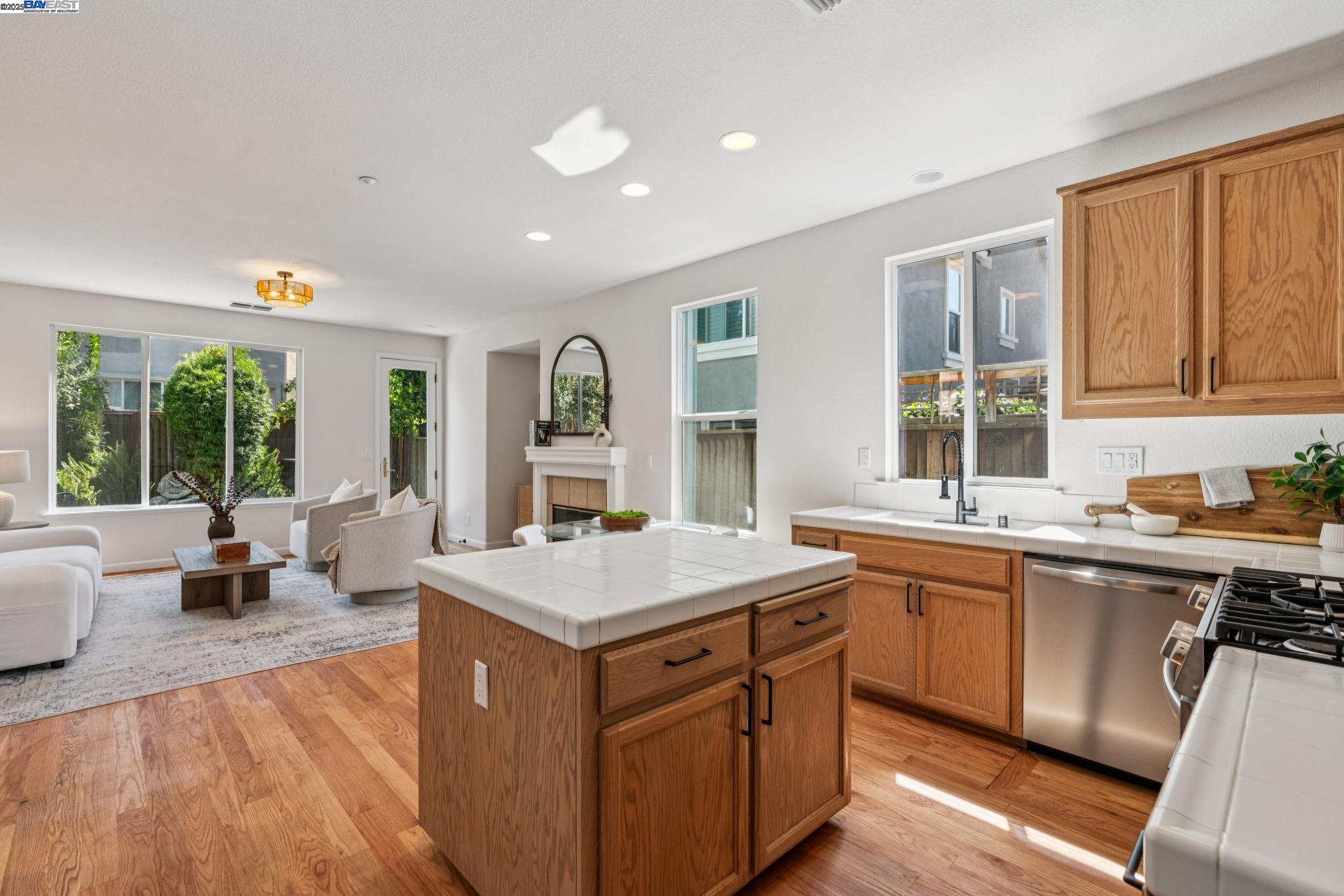 5929 Linwood Cmn