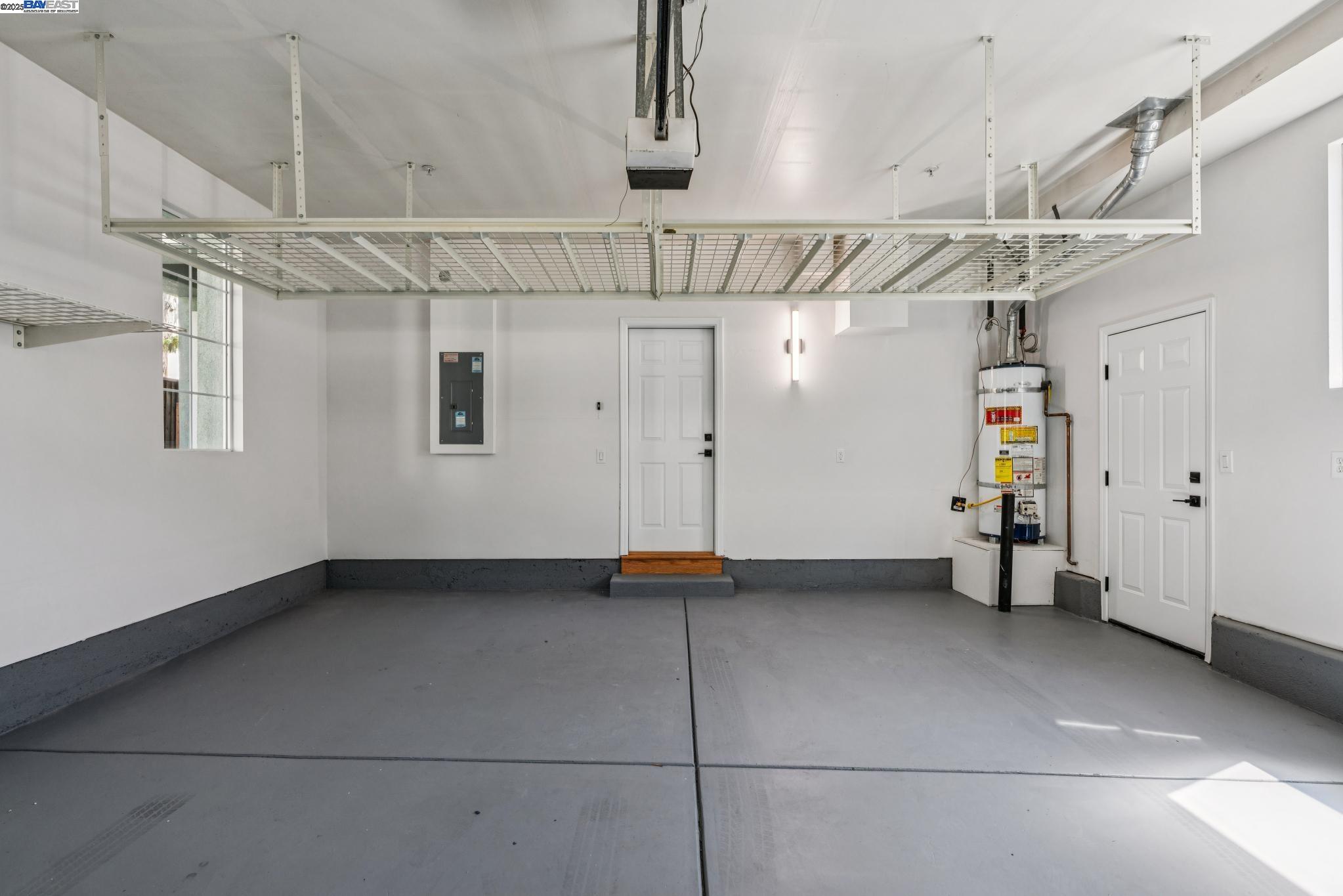 5929 Linwood Cmn