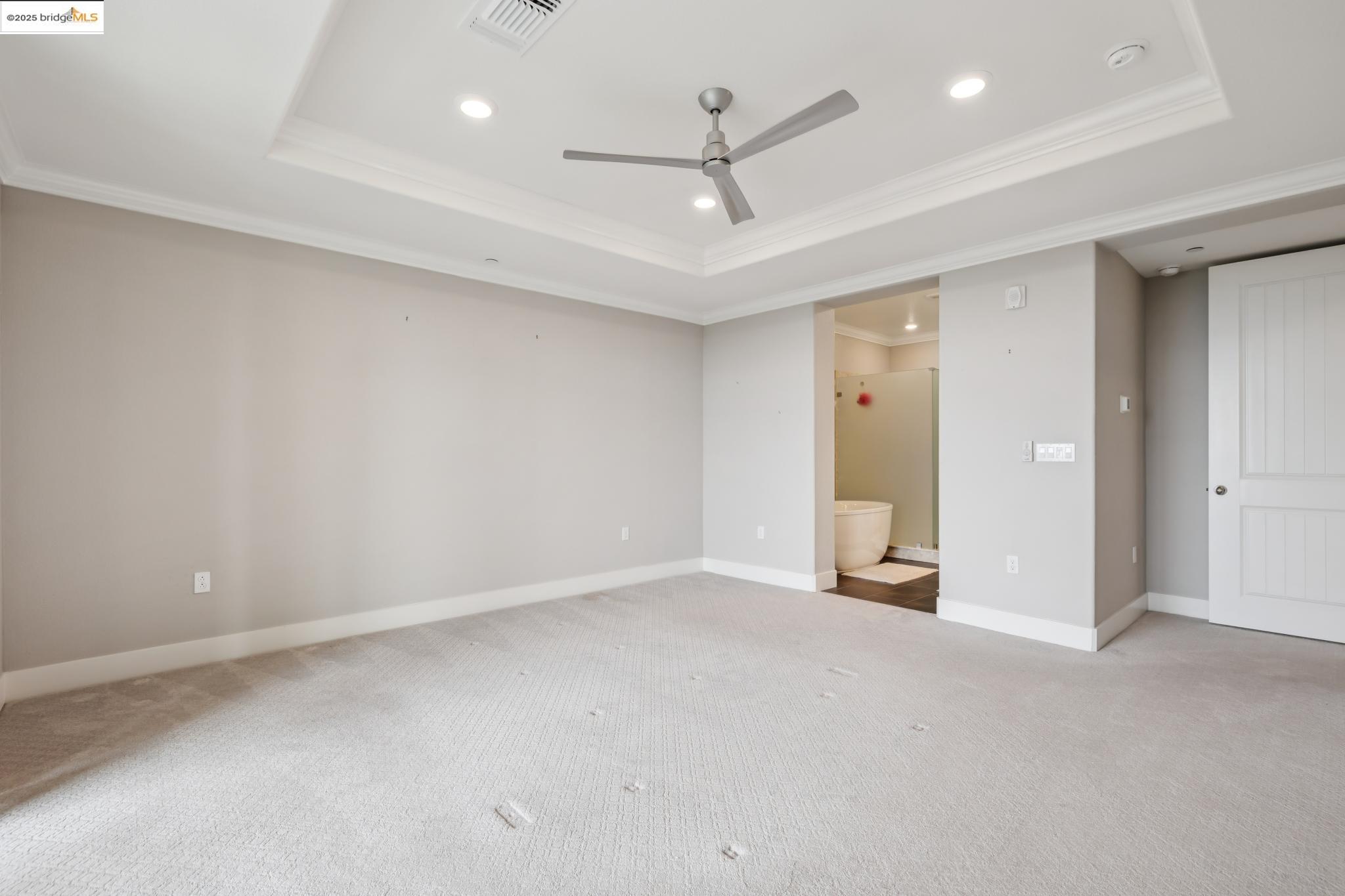 6733 Skyview Dr