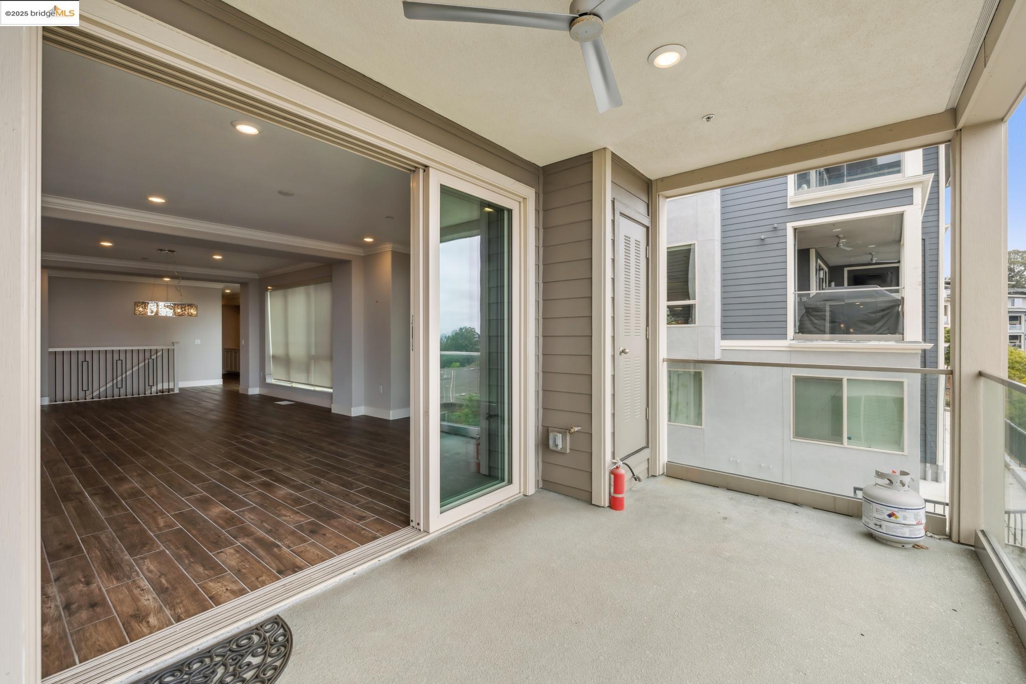 6733 Skyview Dr