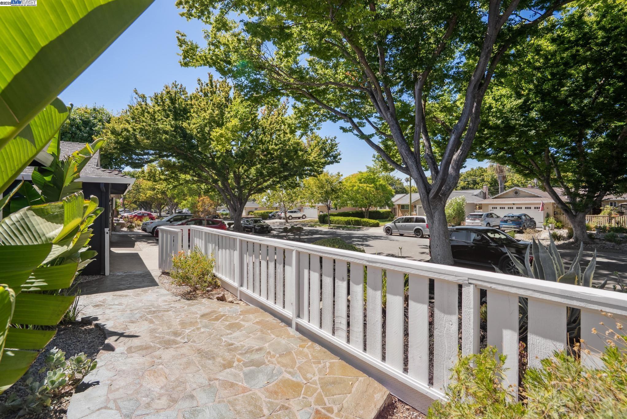 1568 Willowgate Dr
