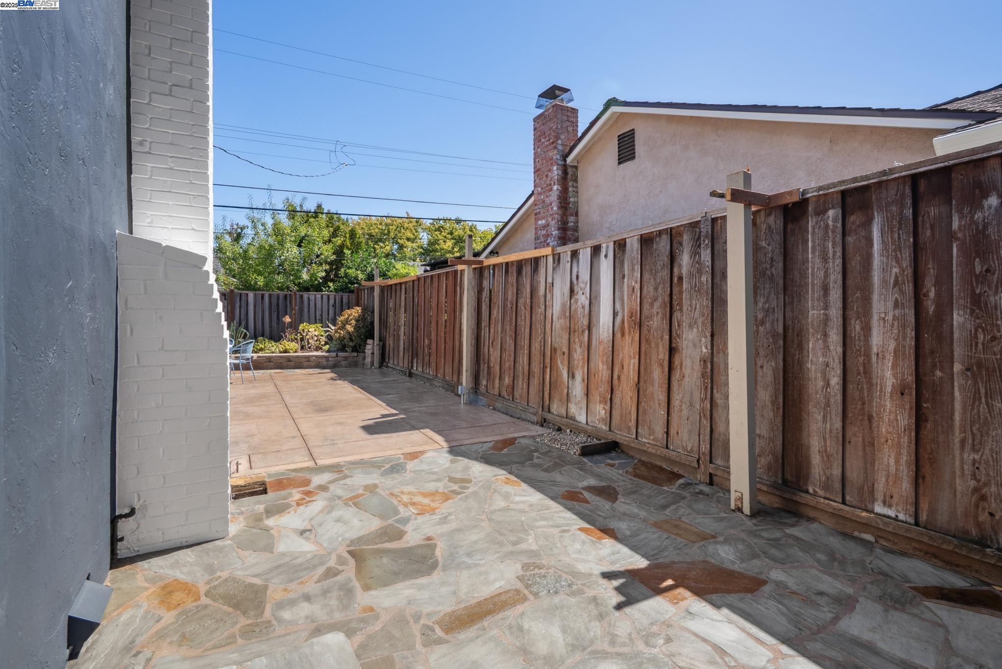 1568 Willowgate Dr