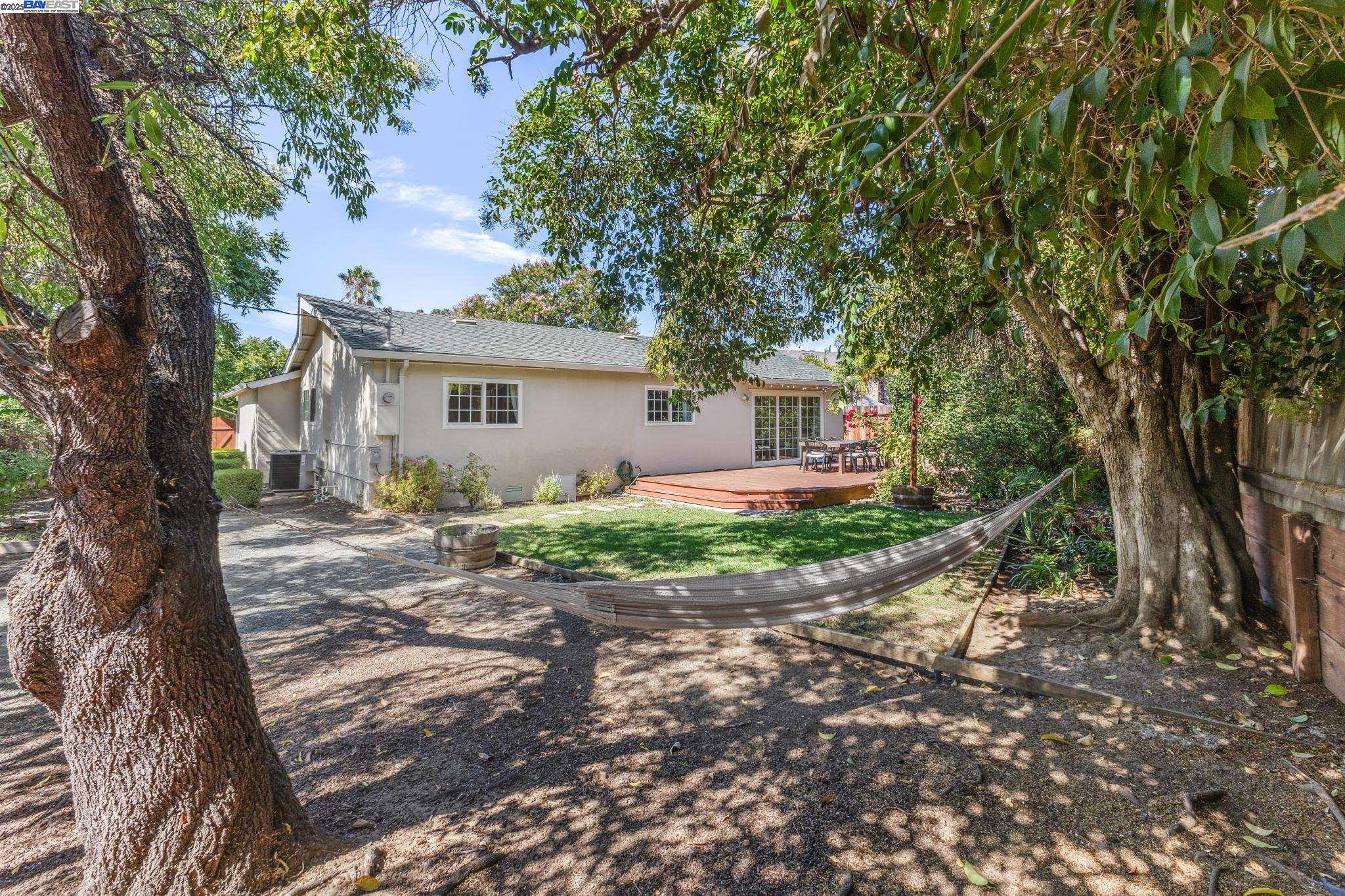 4302 Carter Ct