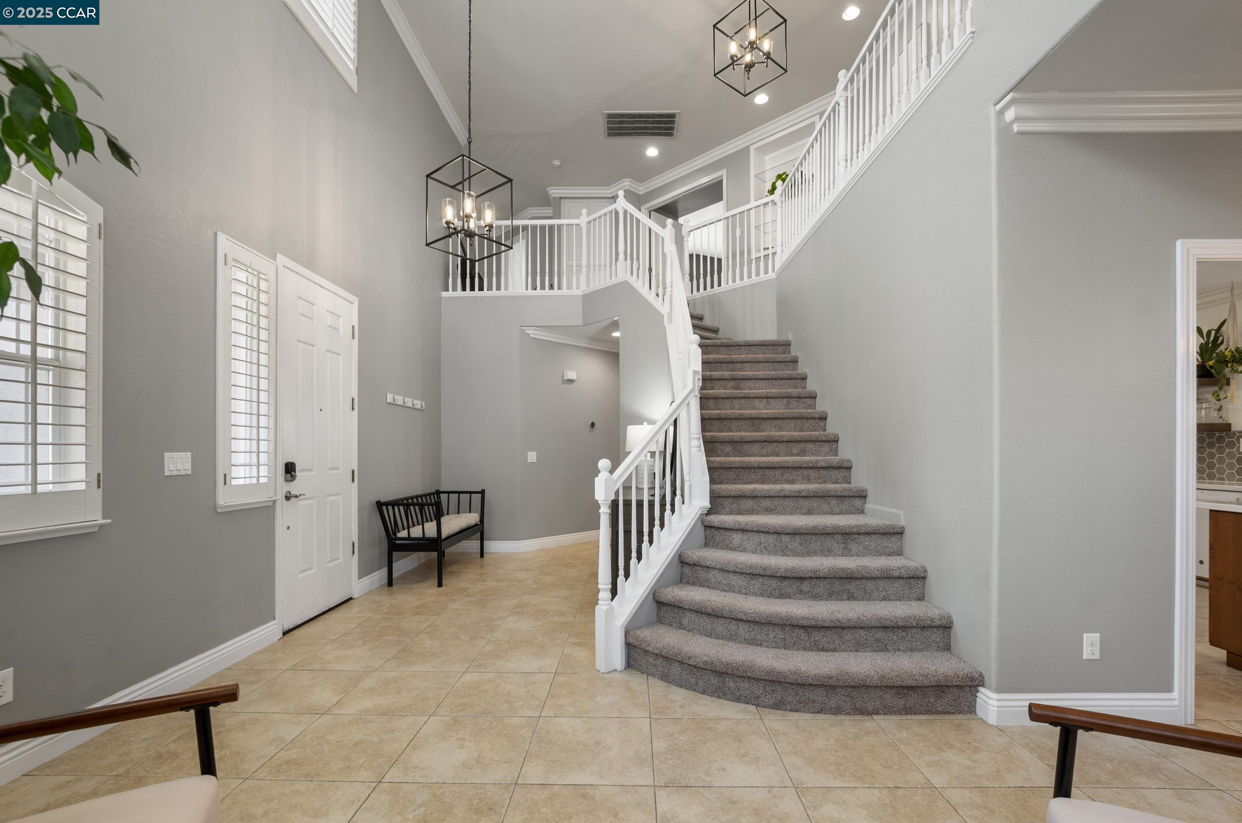 512 Whitehall Ct
