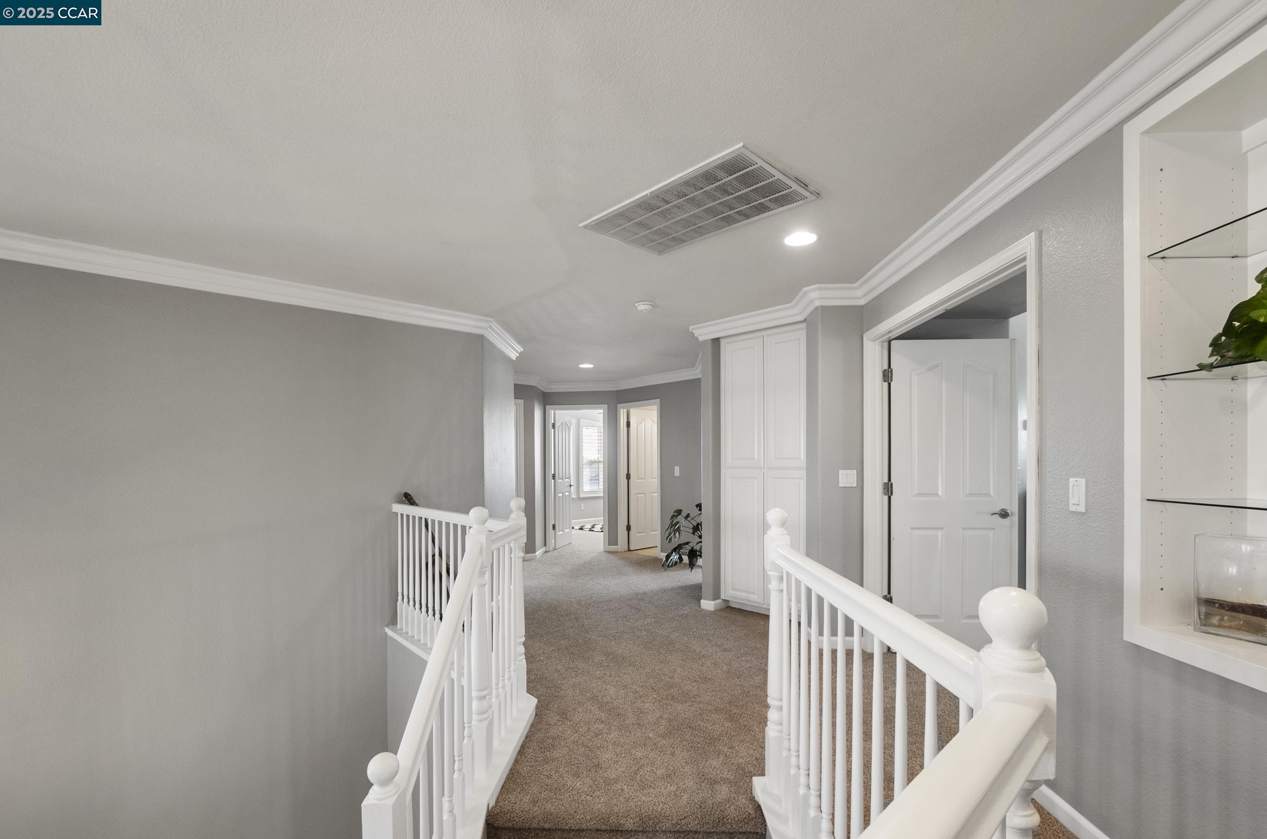 512 Whitehall Ct