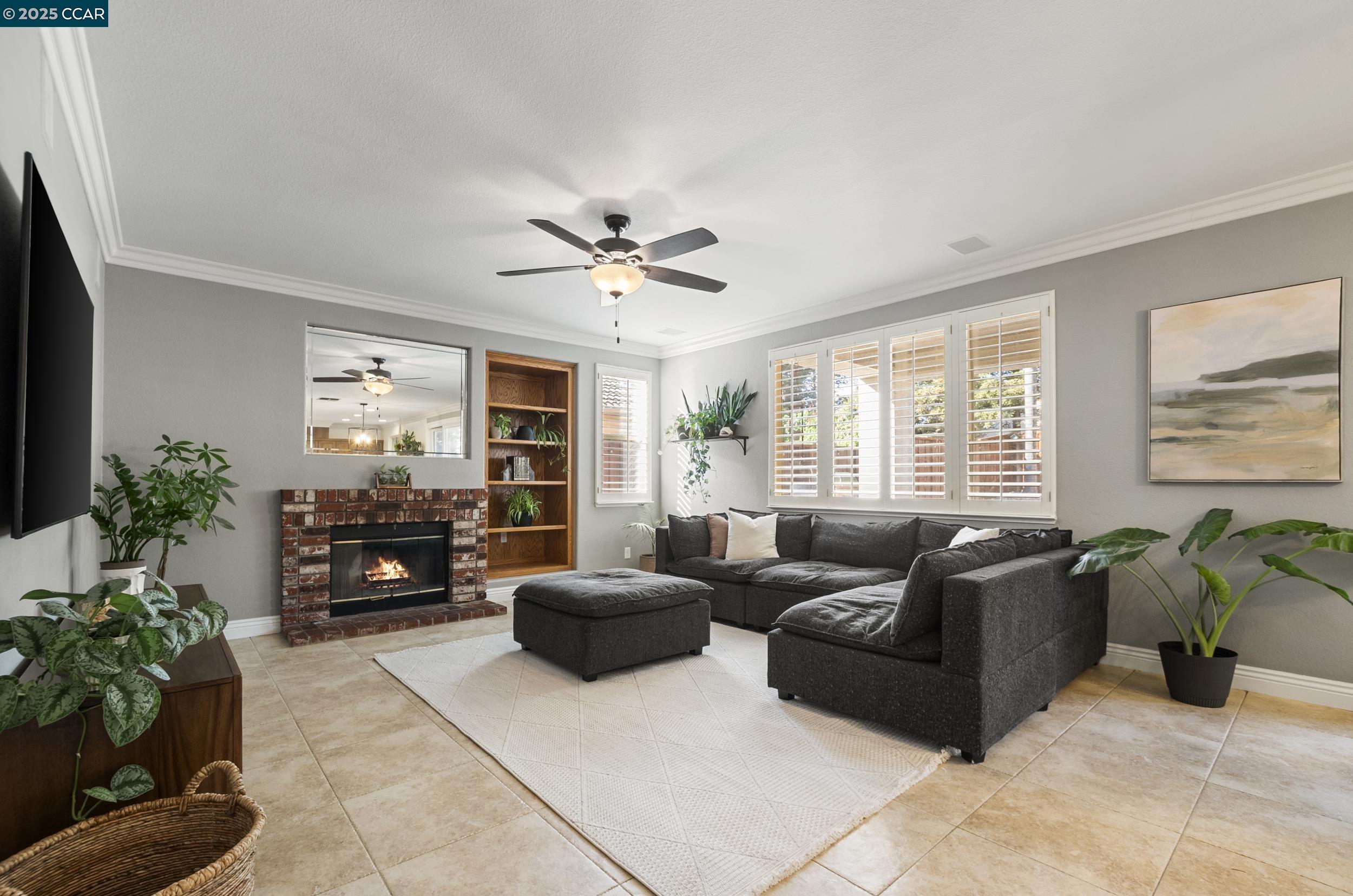 512 Whitehall Ct