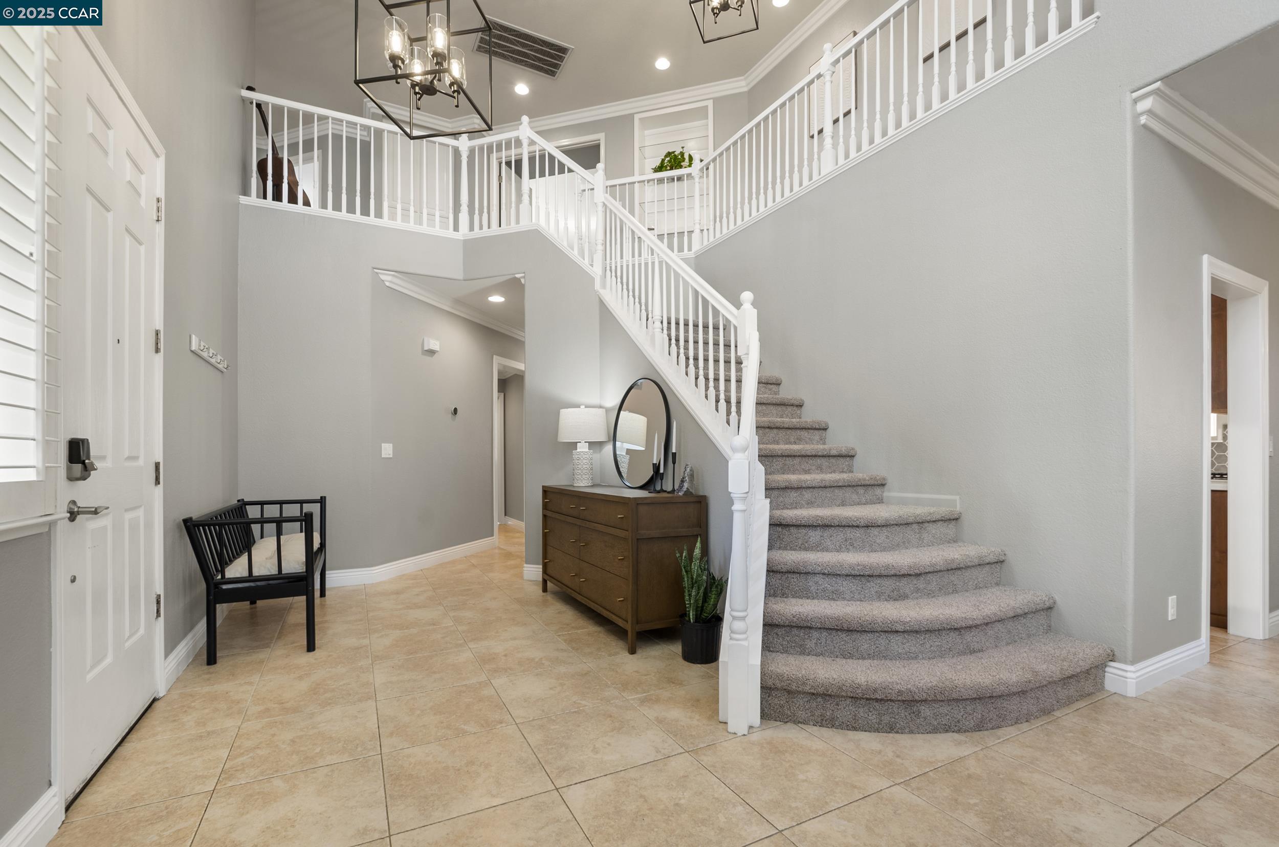 512 Whitehall Ct