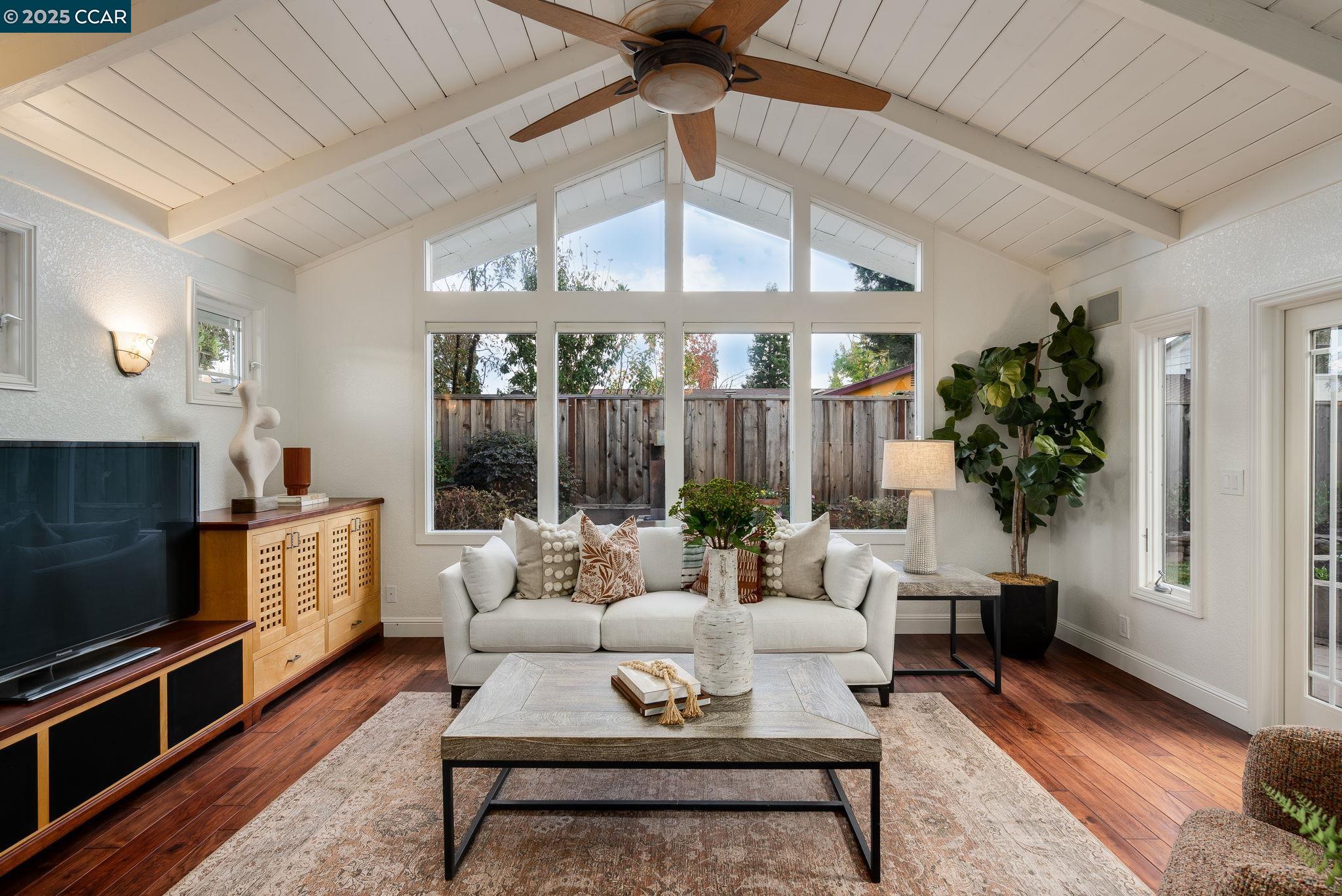 2828 Aptos Way