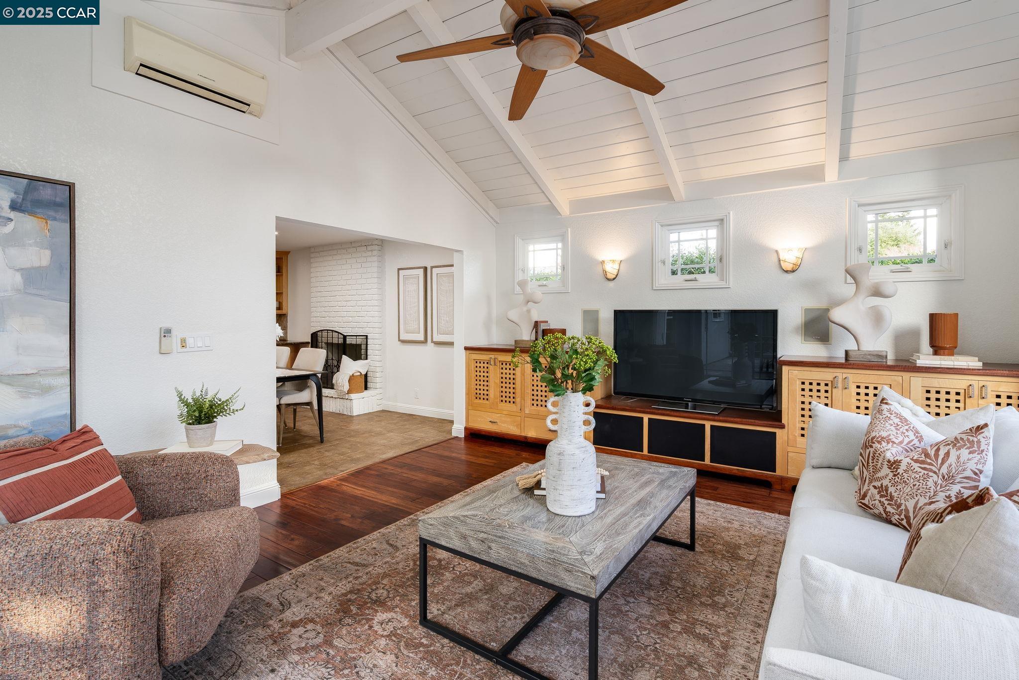 2828 Aptos Way