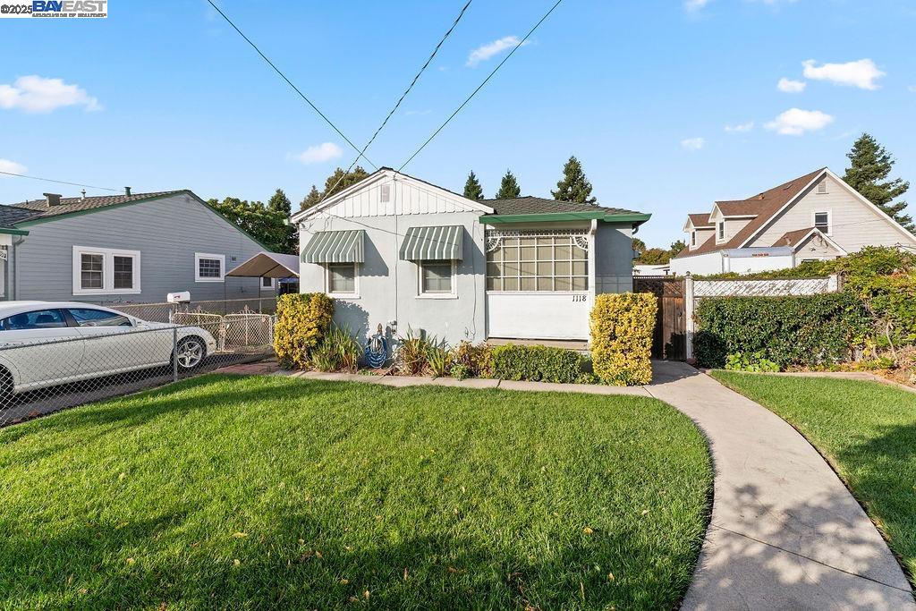 1118 Elgin St
