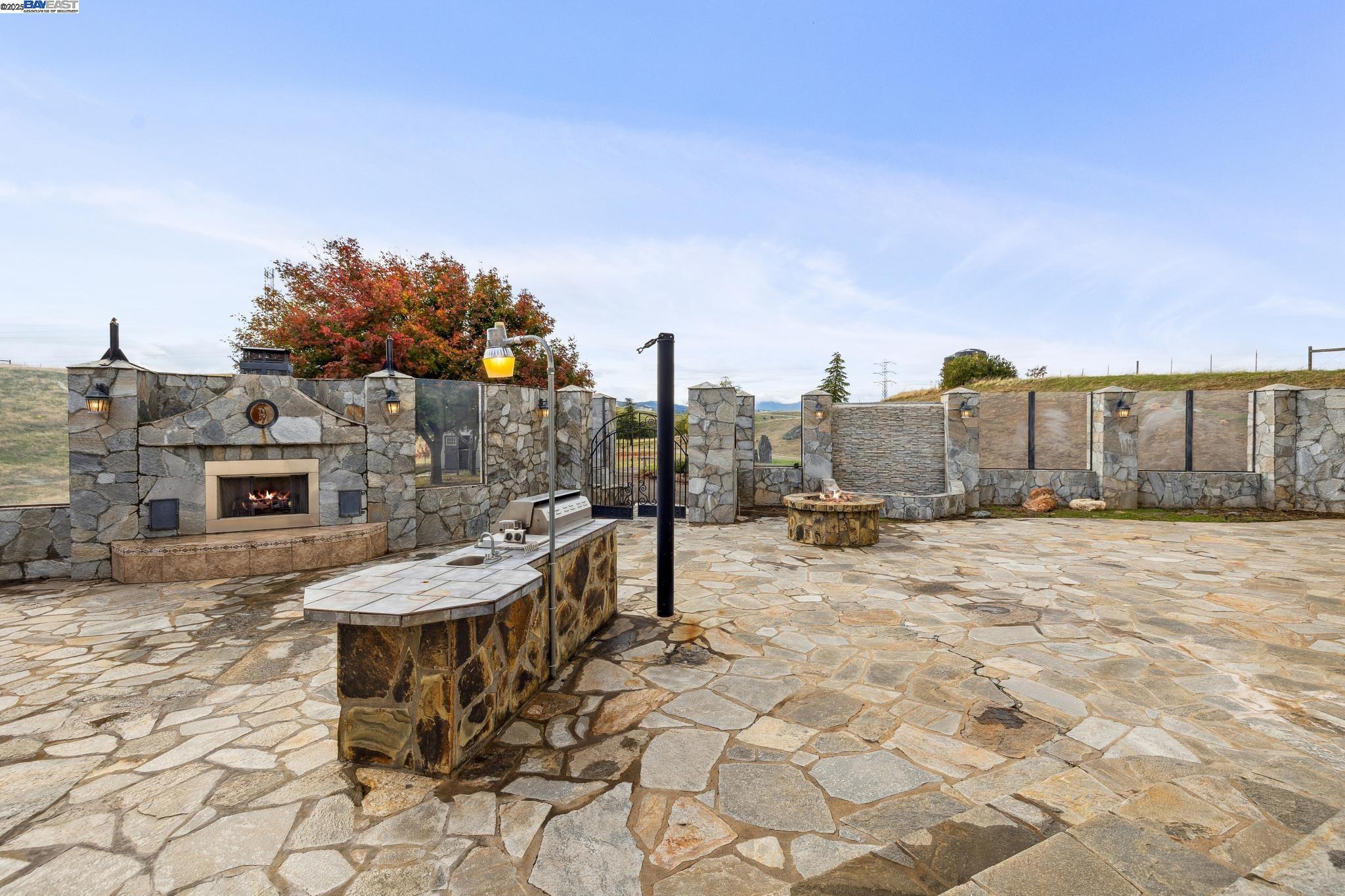 795 Silver Hills Dr