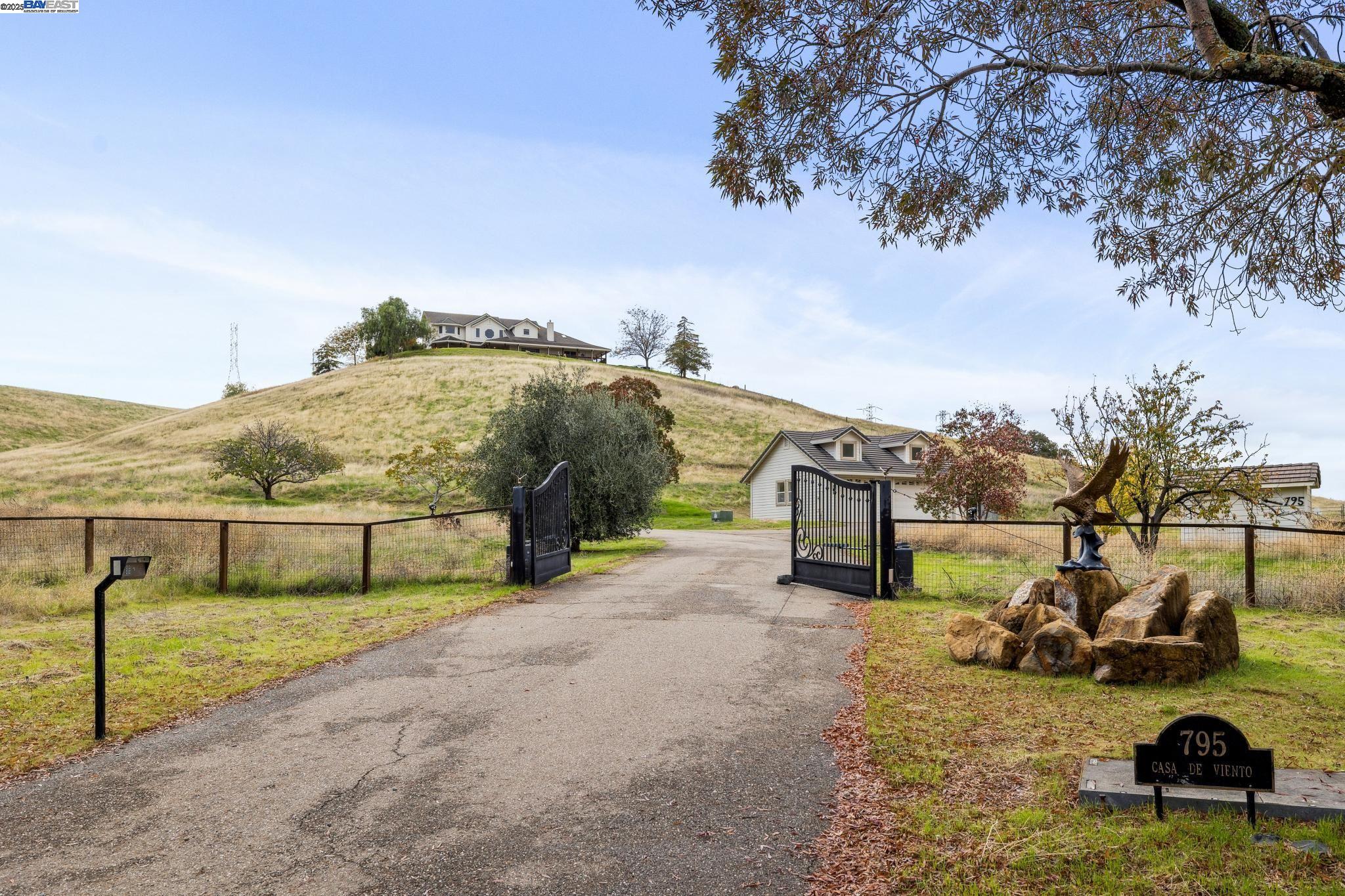 795 Silver Hills Dr
