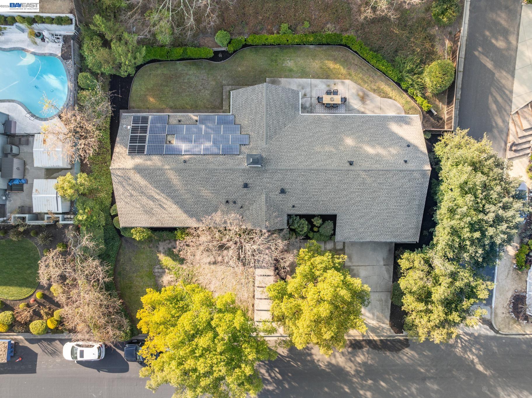 112 Valley Oaks Dr