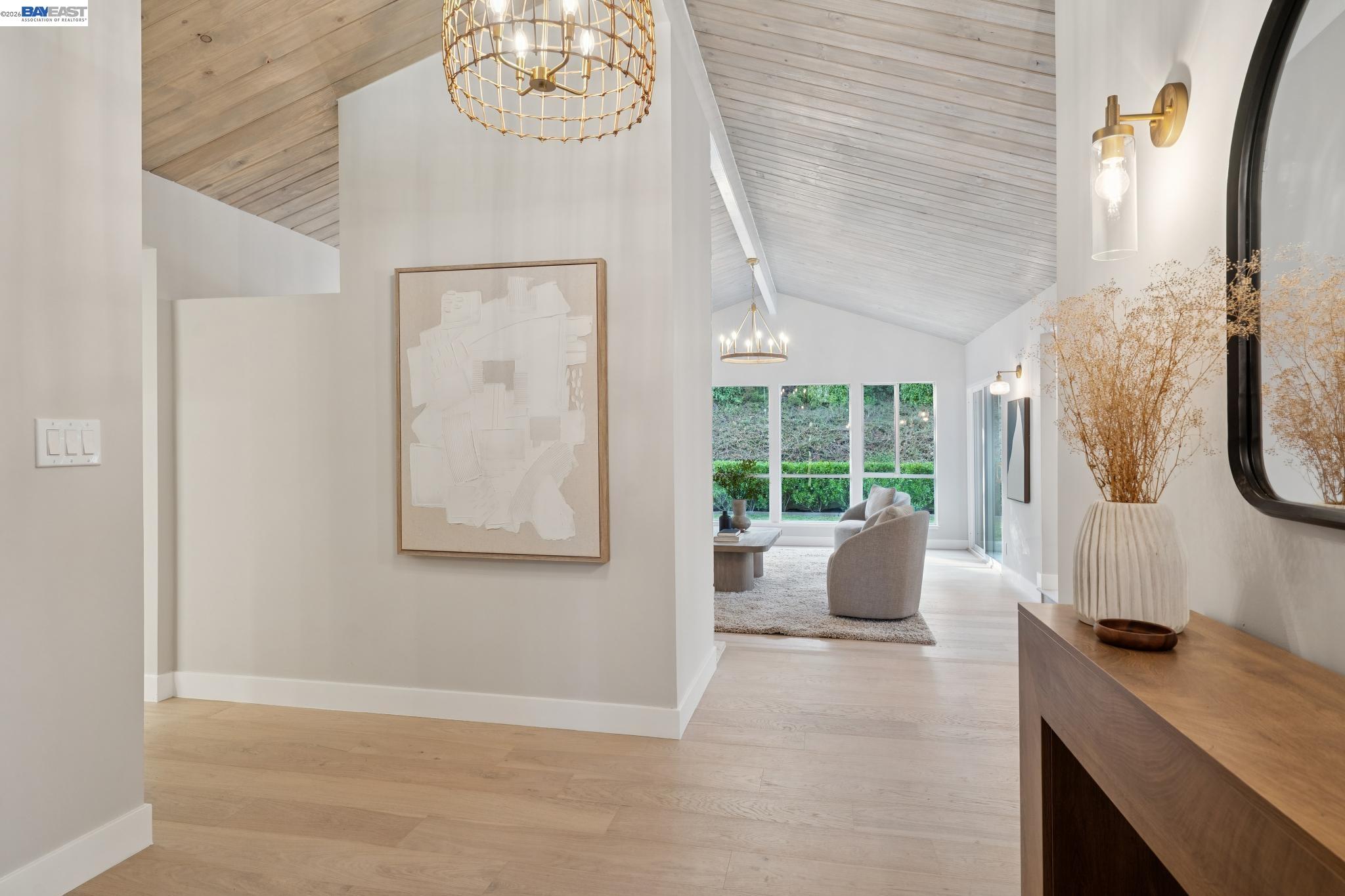 112 Valley Oaks Dr
