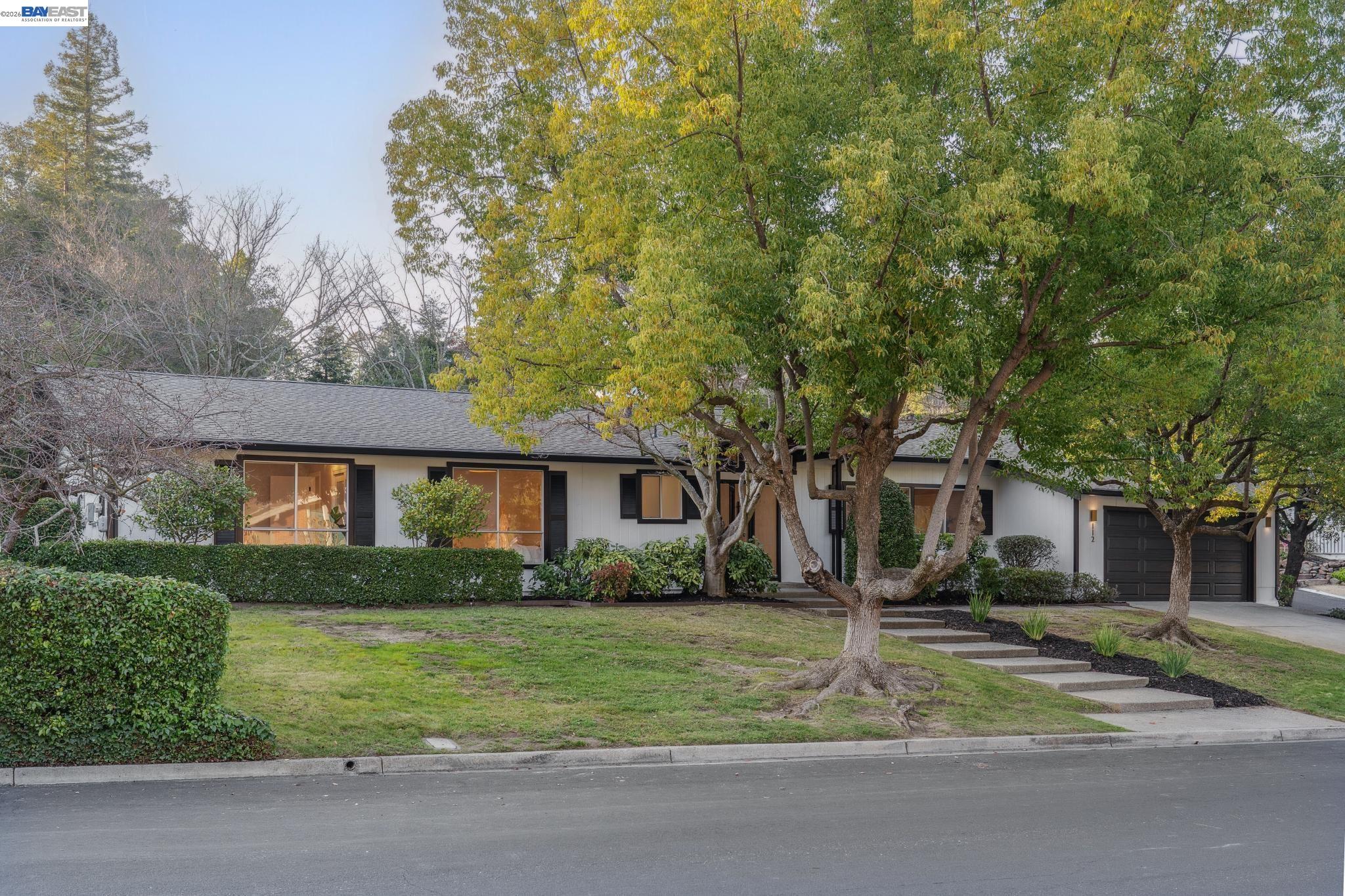 112 Valley Oaks Dr