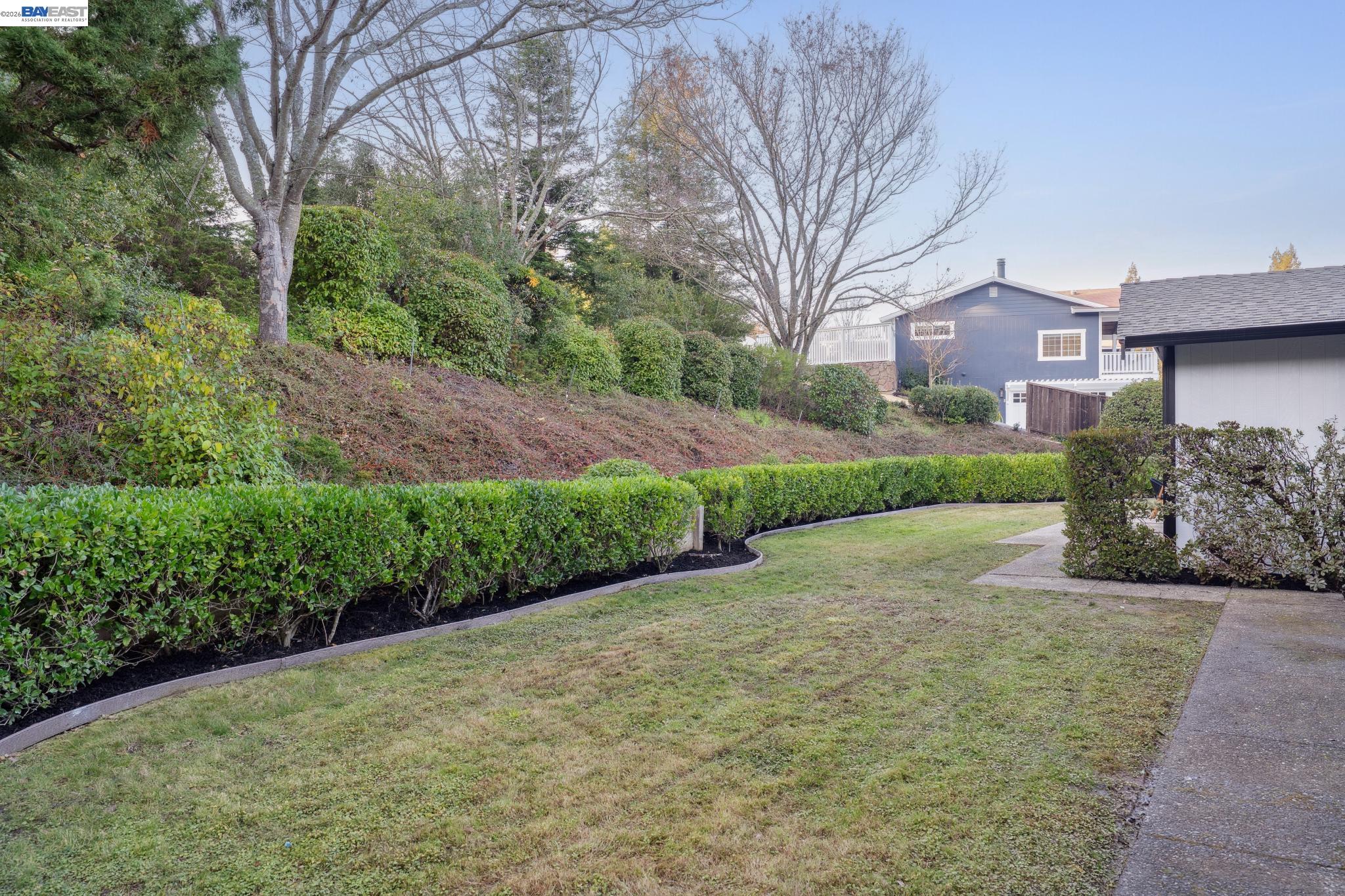 112 Valley Oaks Dr