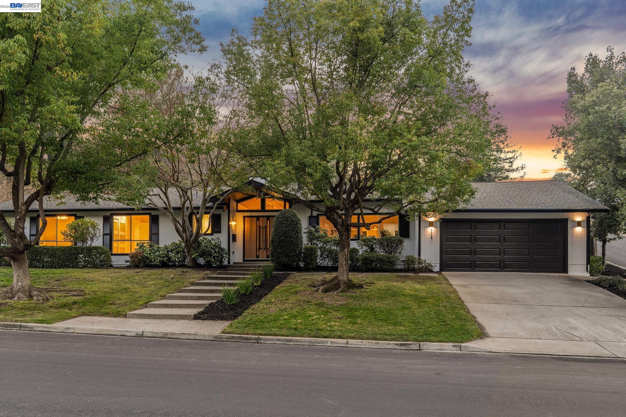112 Valley Oaks Dr