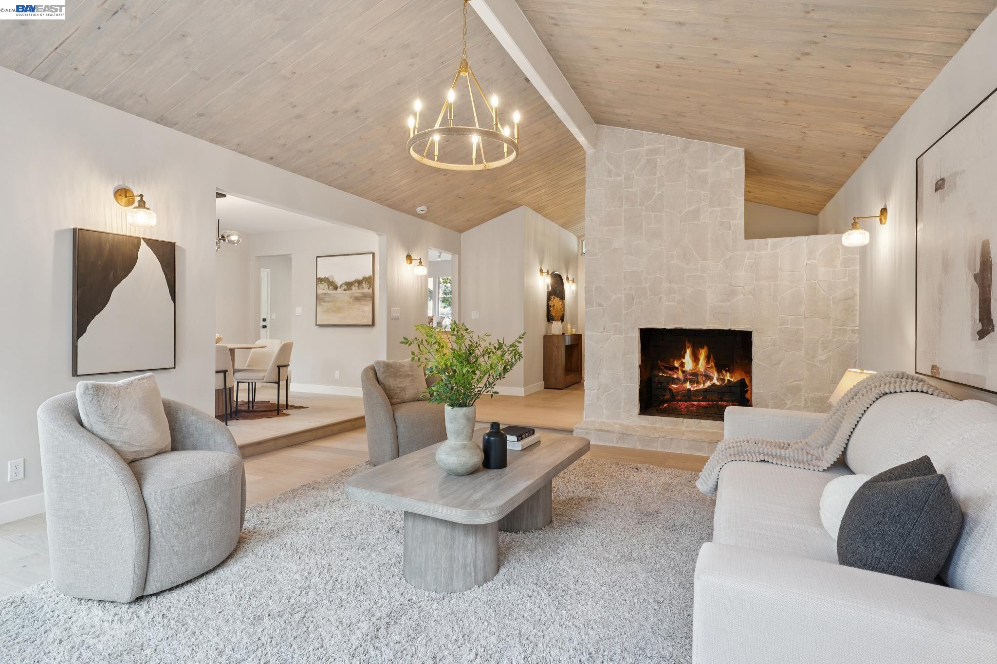 112 Valley Oaks Dr