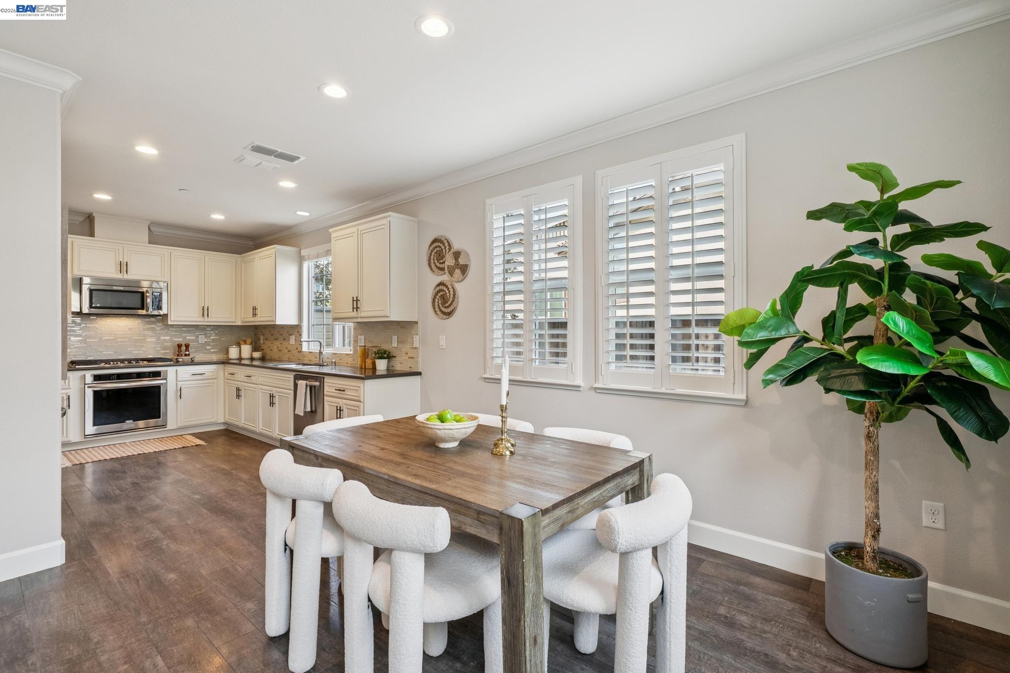 380 Elworthy Ranch Cir