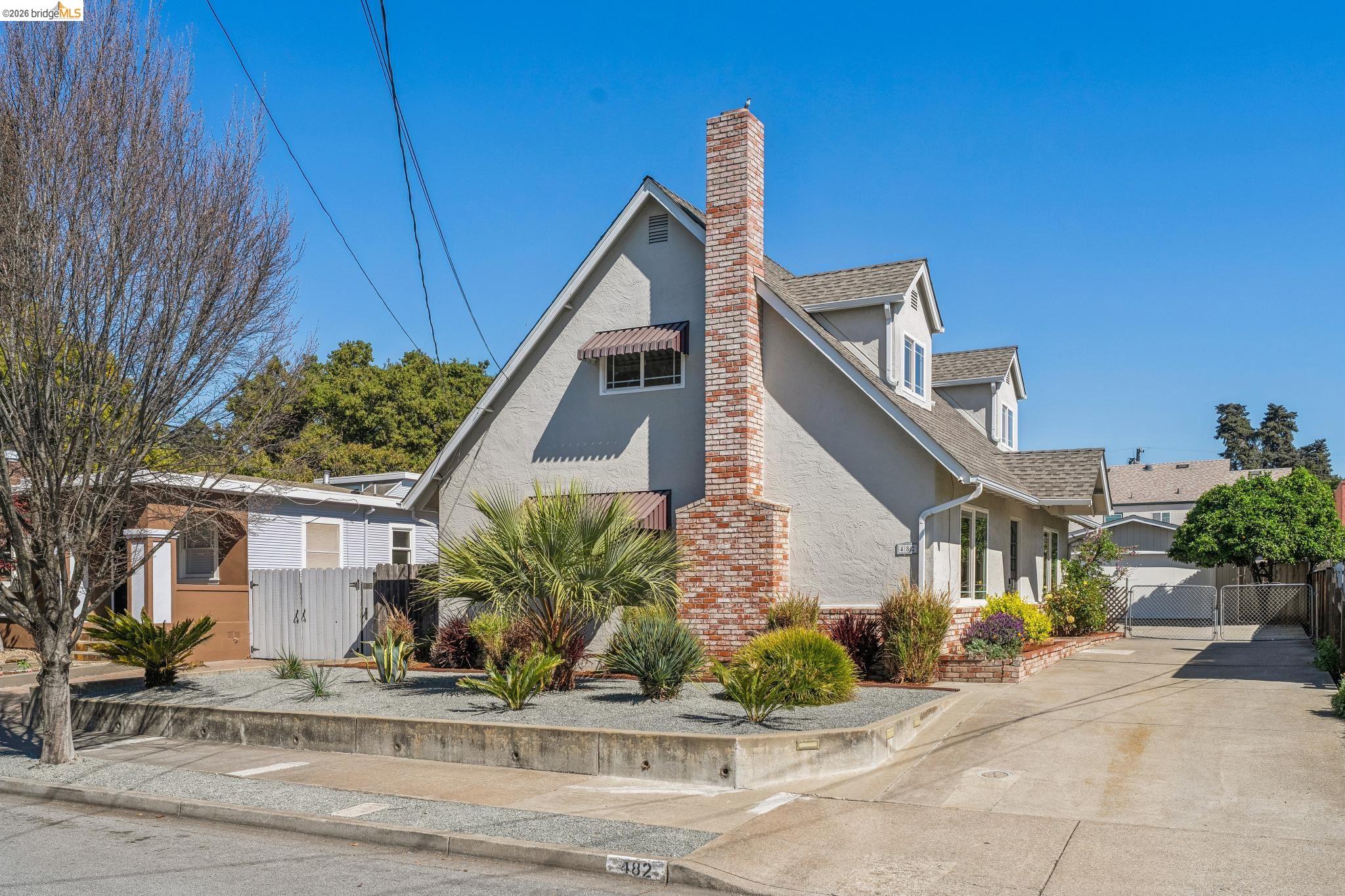 482 Lewis Ave