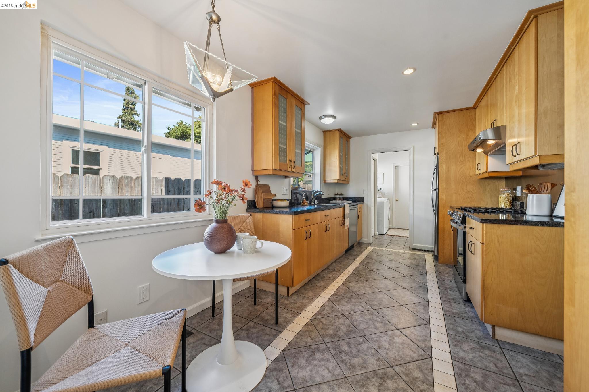 482 Lewis Ave