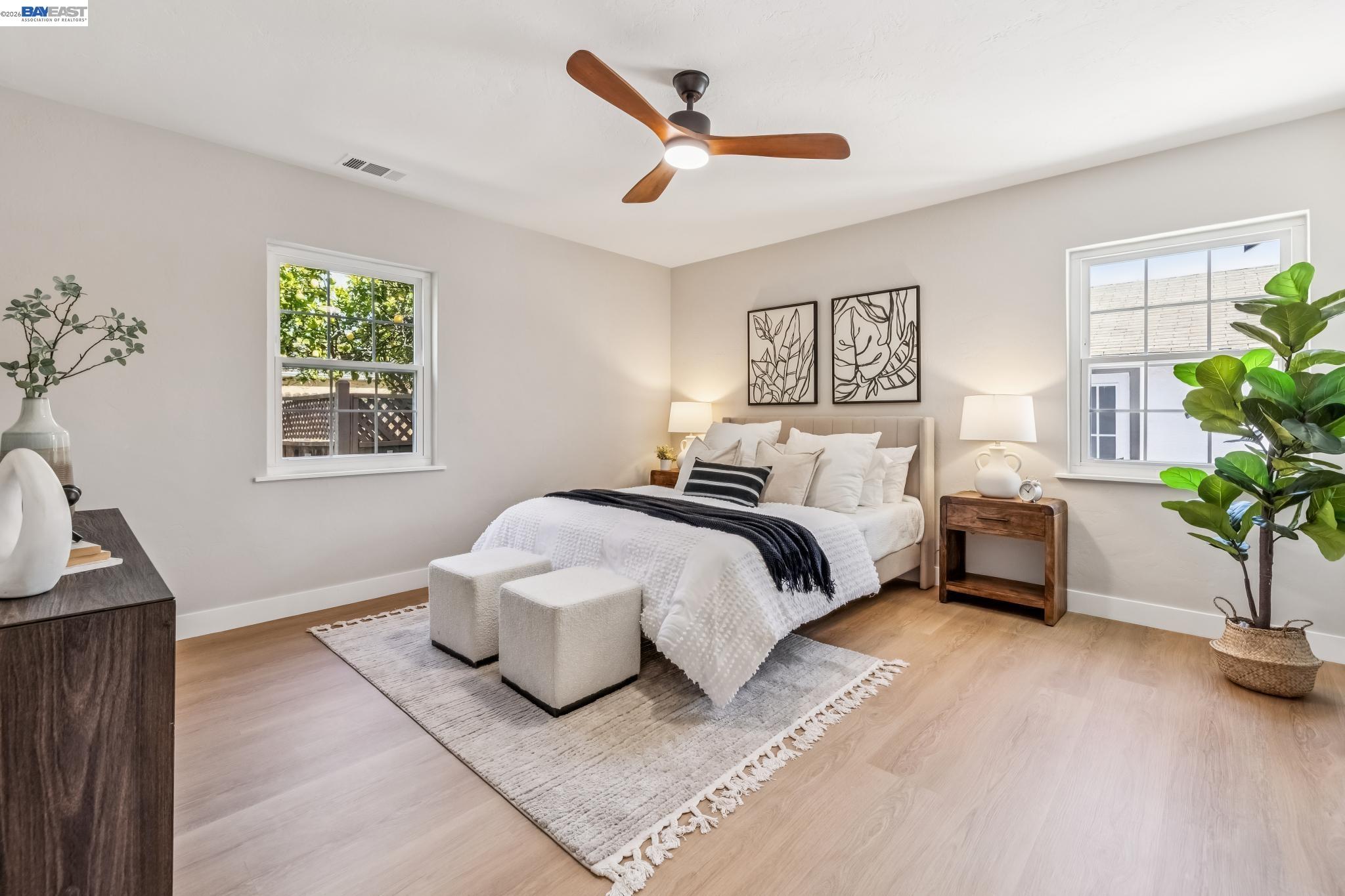9946 Dante Ave