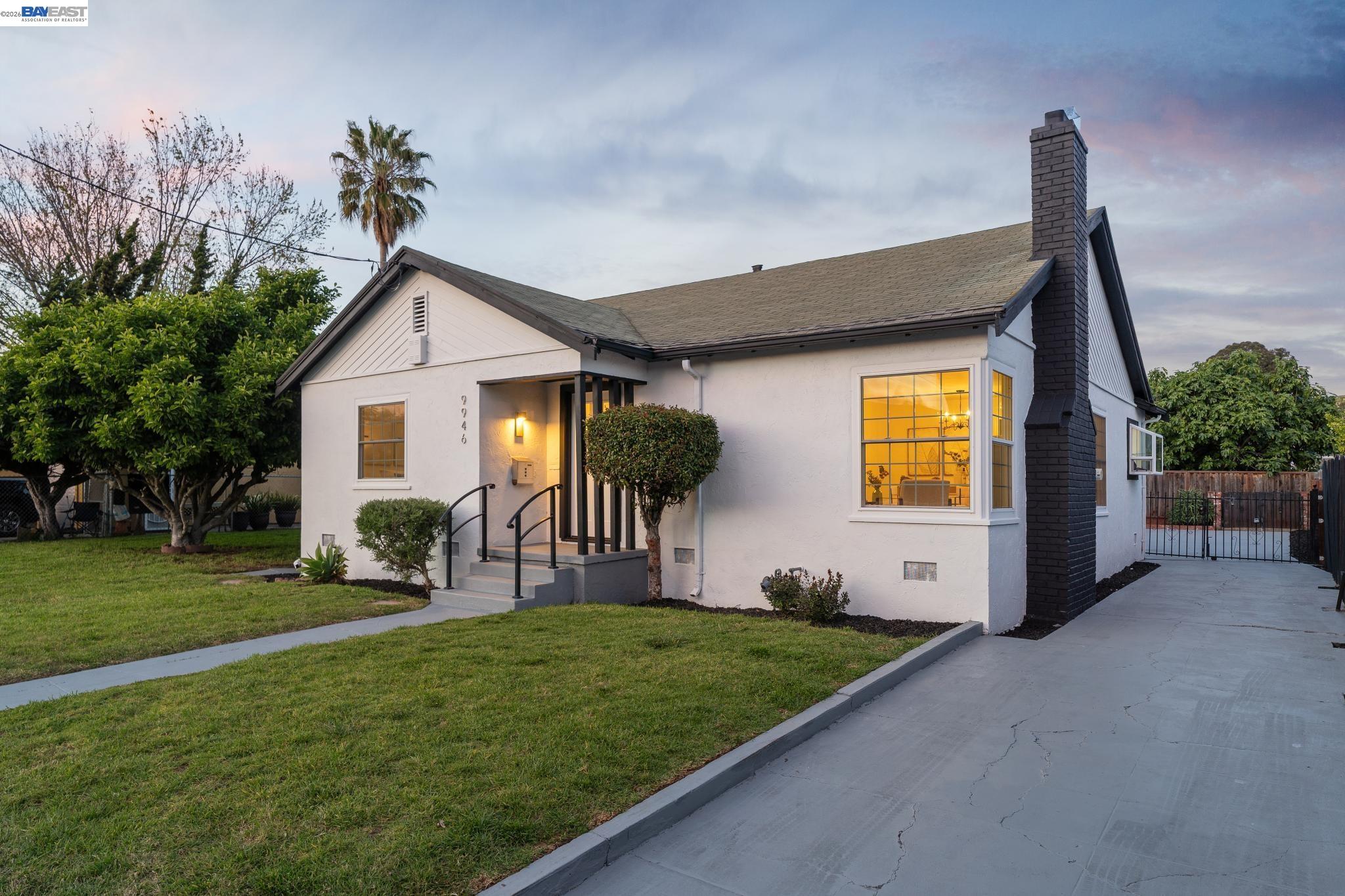 9946 Dante Ave