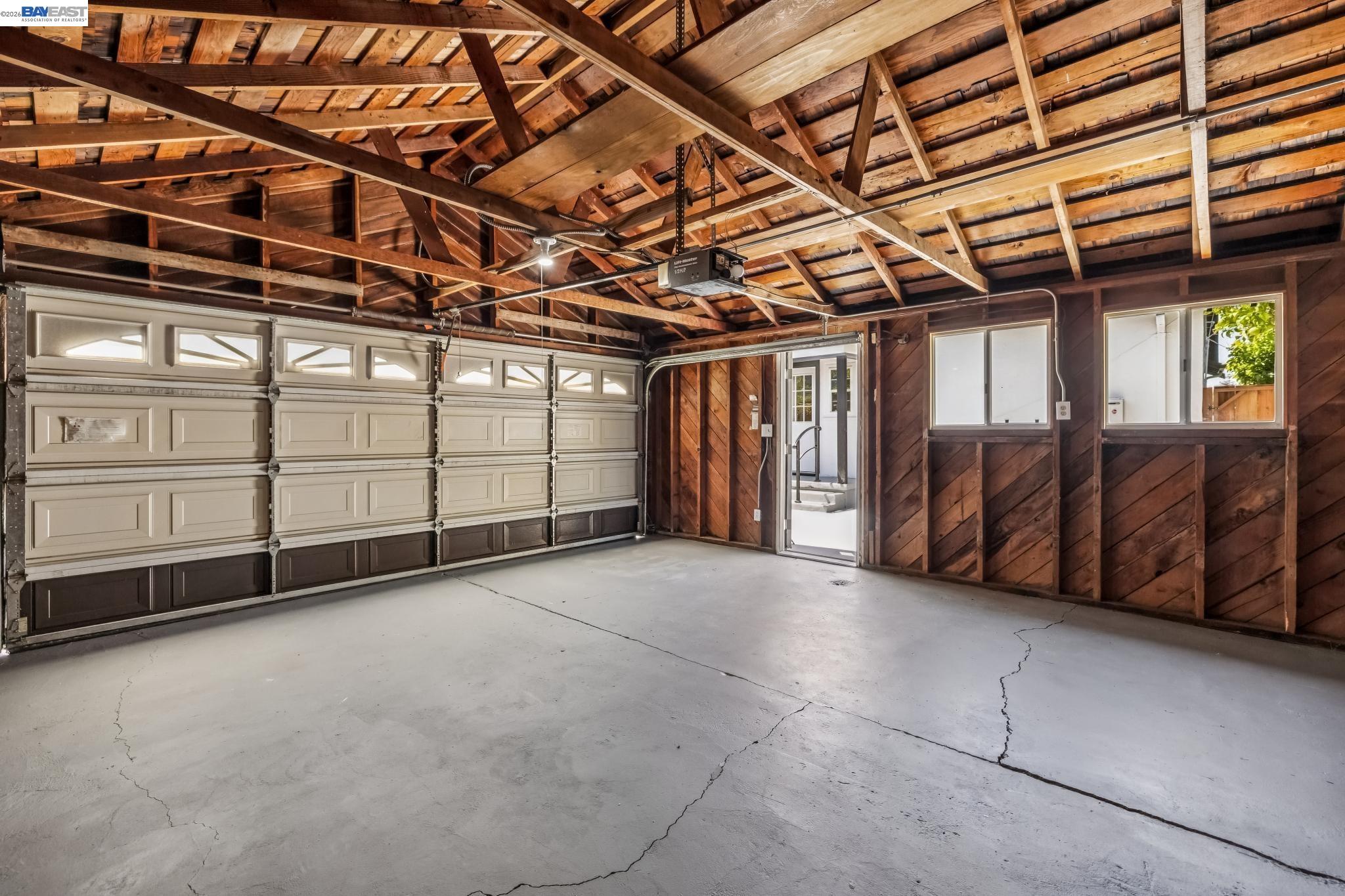 9946 Dante Ave