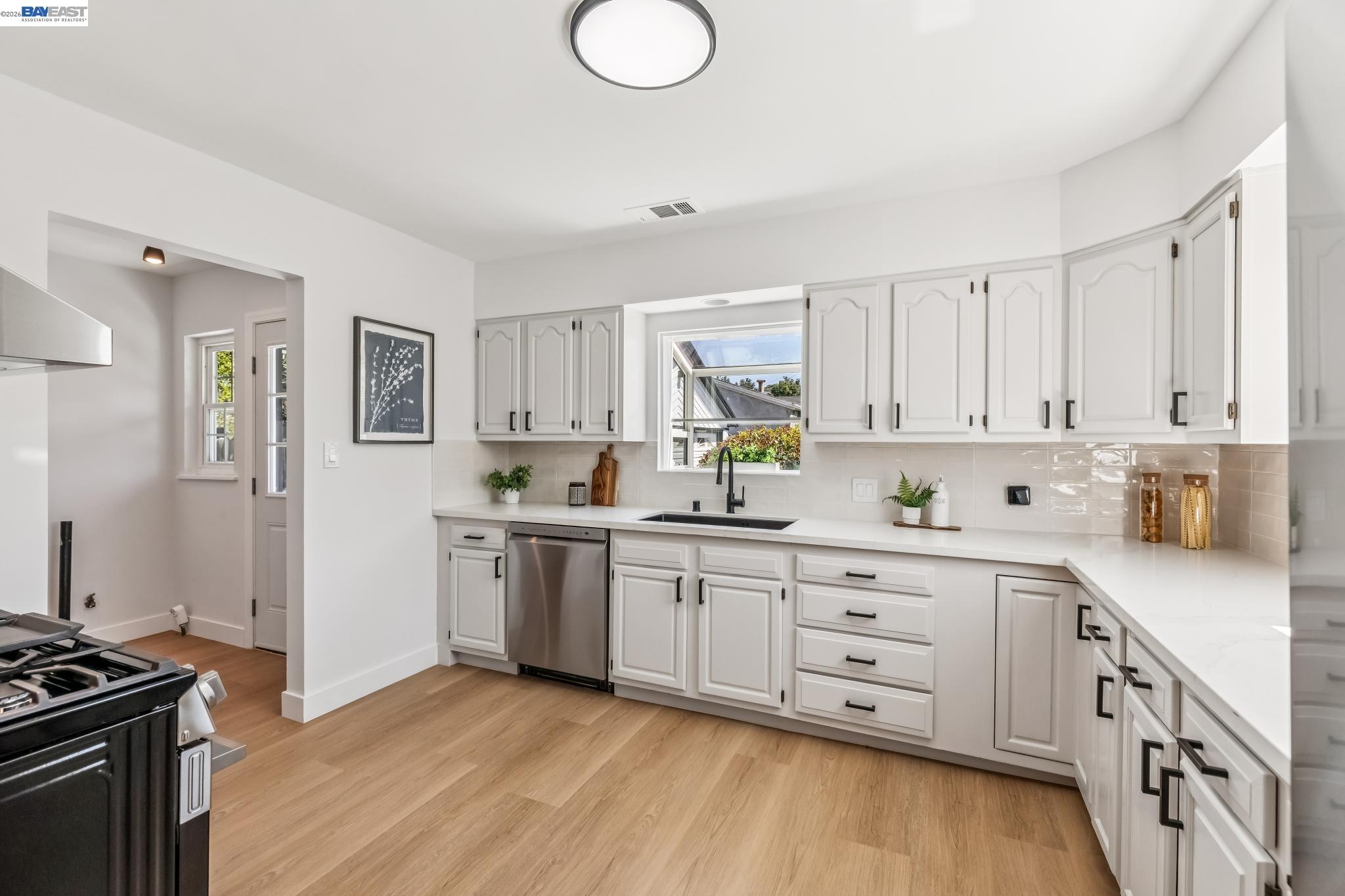 9946 Dante Ave