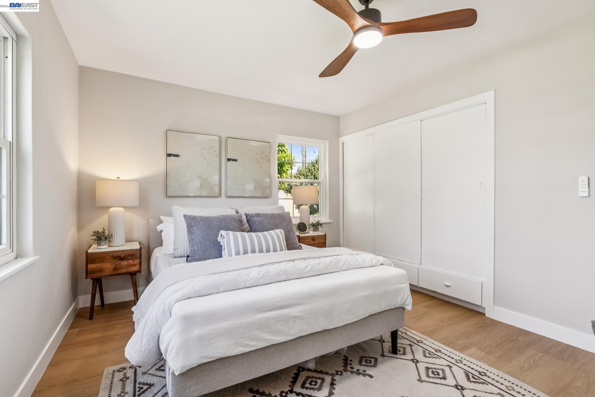 9946 Dante Ave