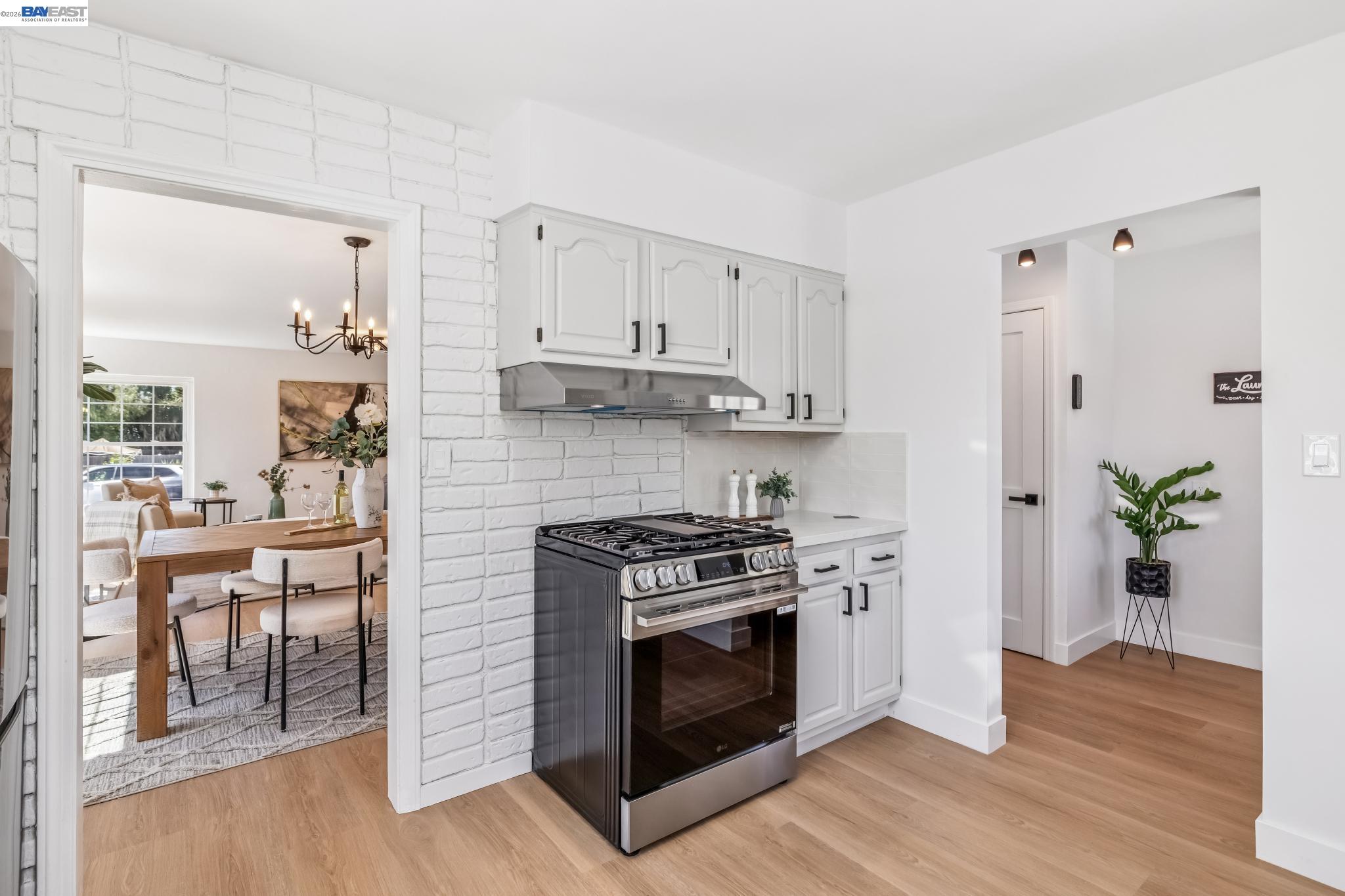 9946 Dante Ave