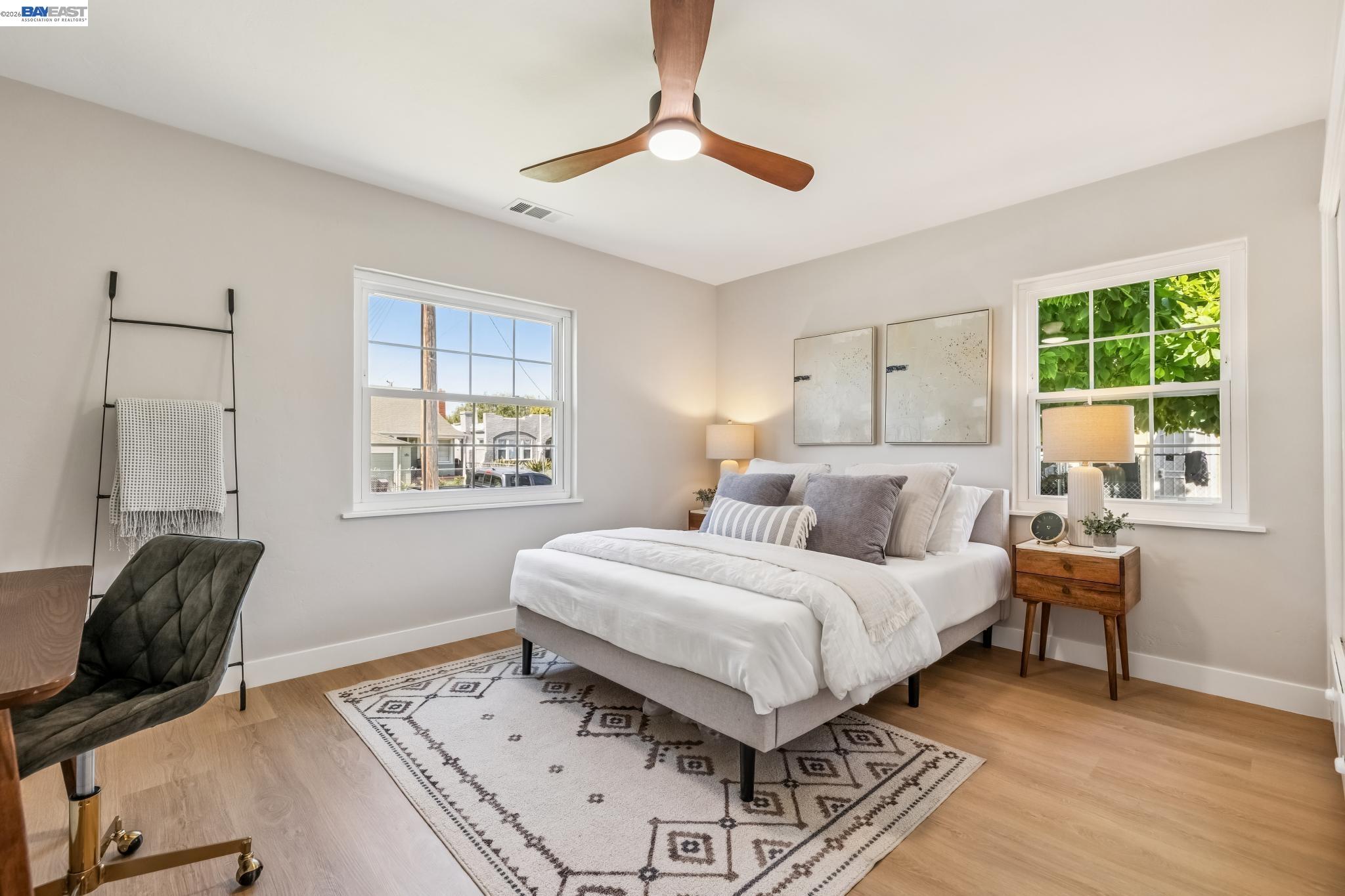 9946 Dante Ave
