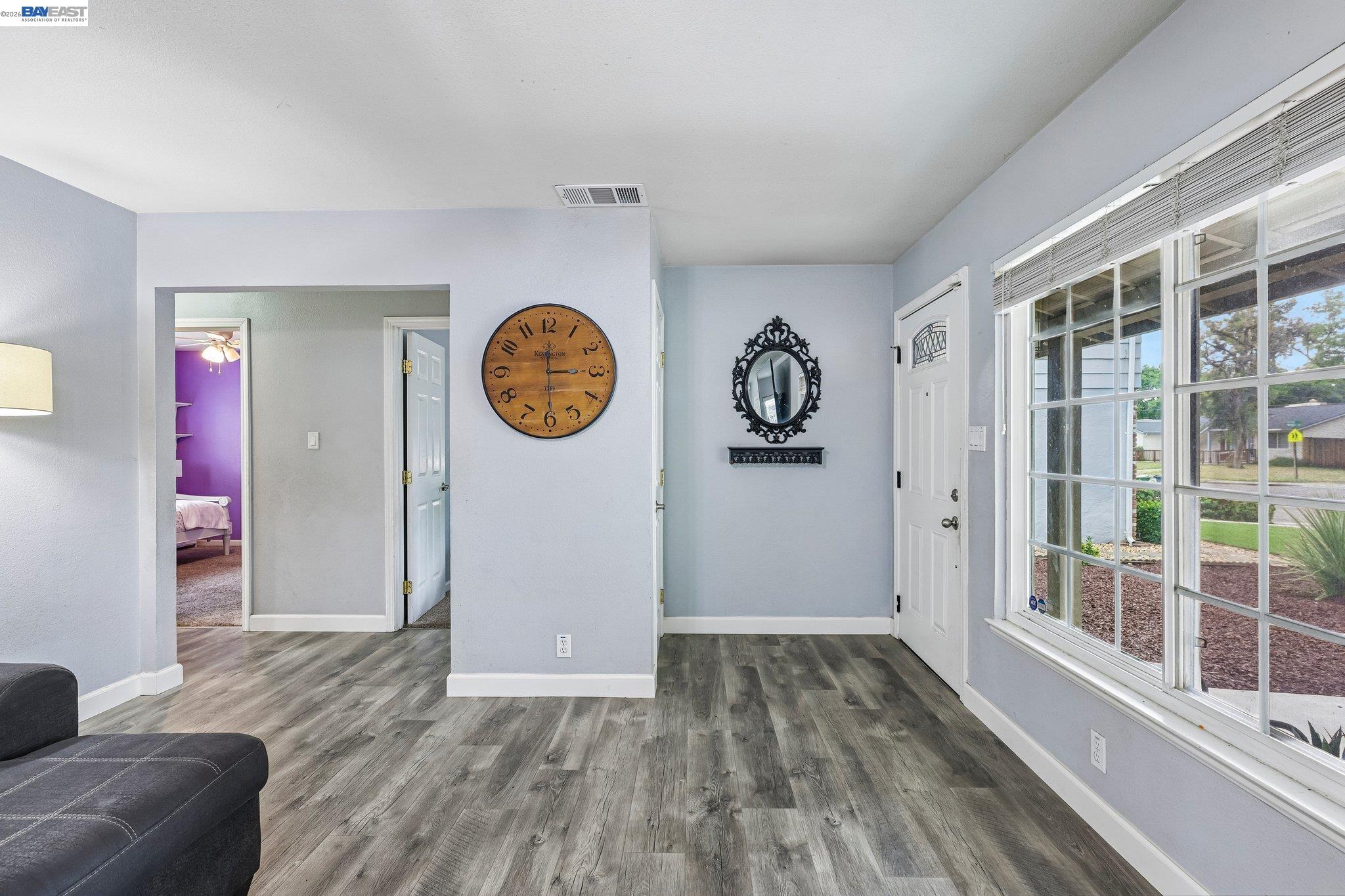 1225 W Beverly Pl