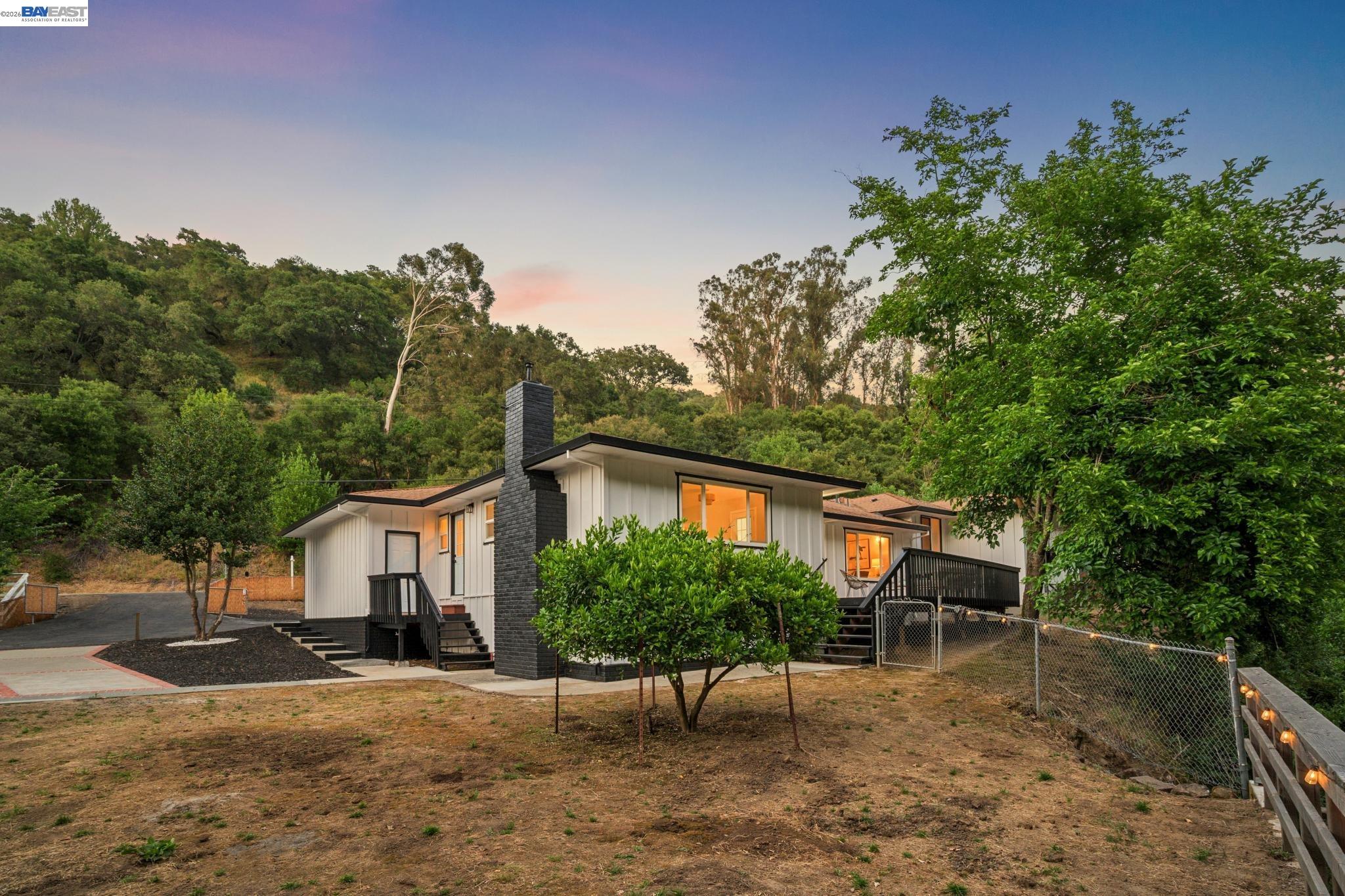 31067 Palomares Rd