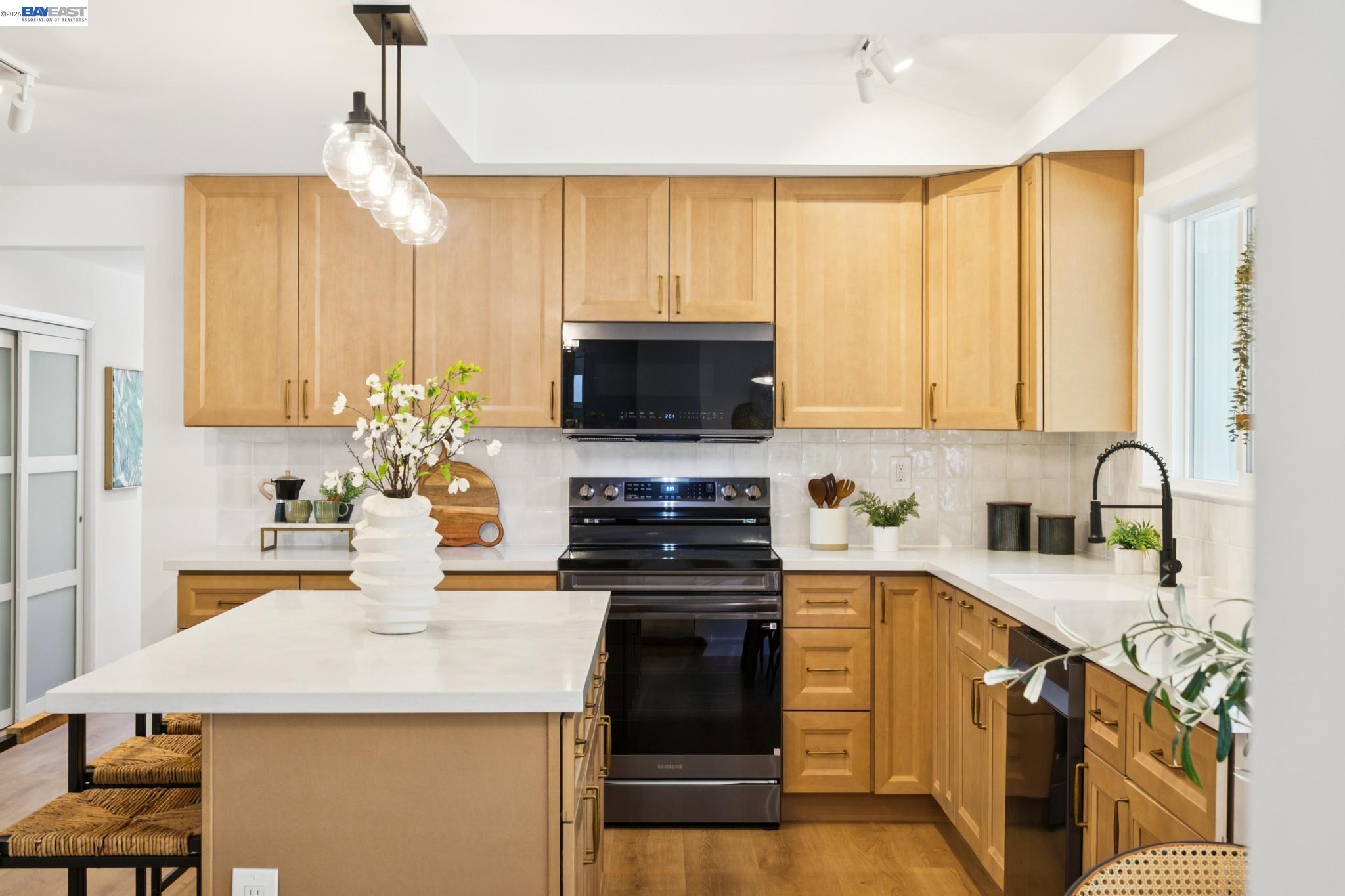 31067 Palomares Rd