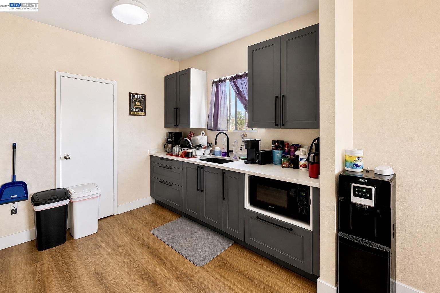 3338 San Leandro St
