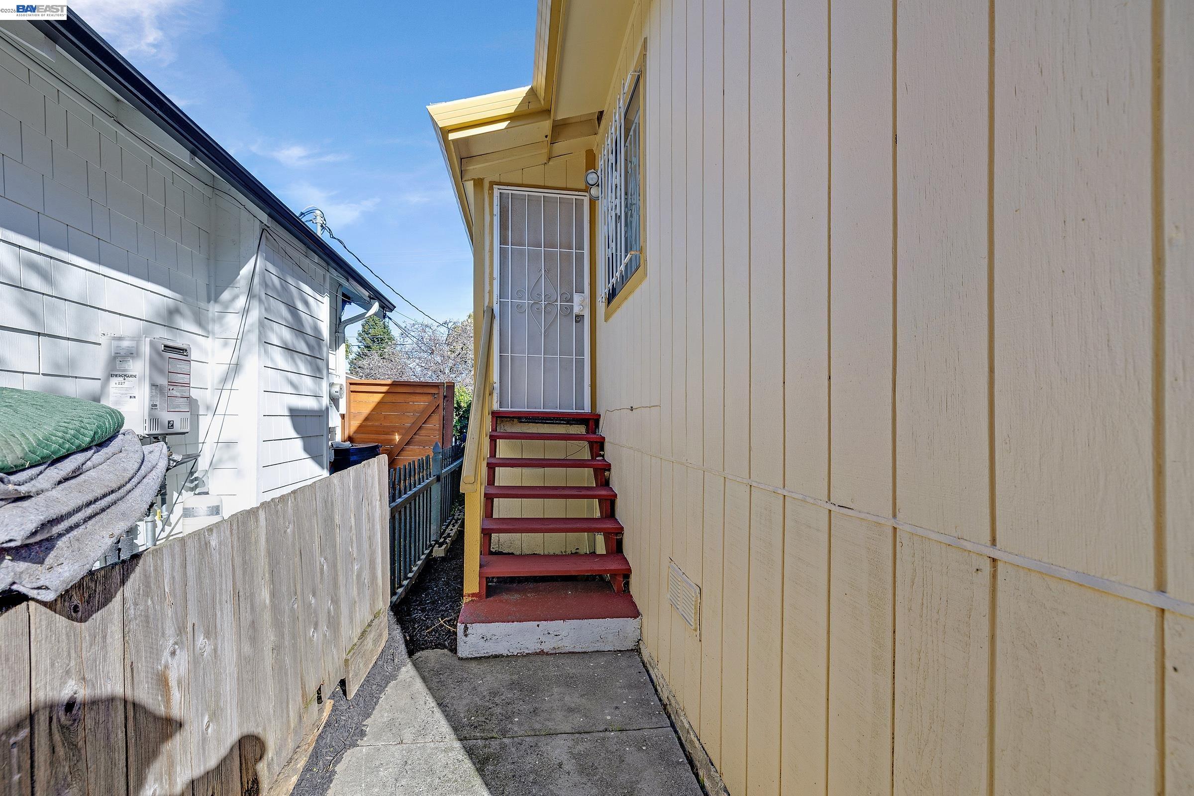 3626 Midvale Ave