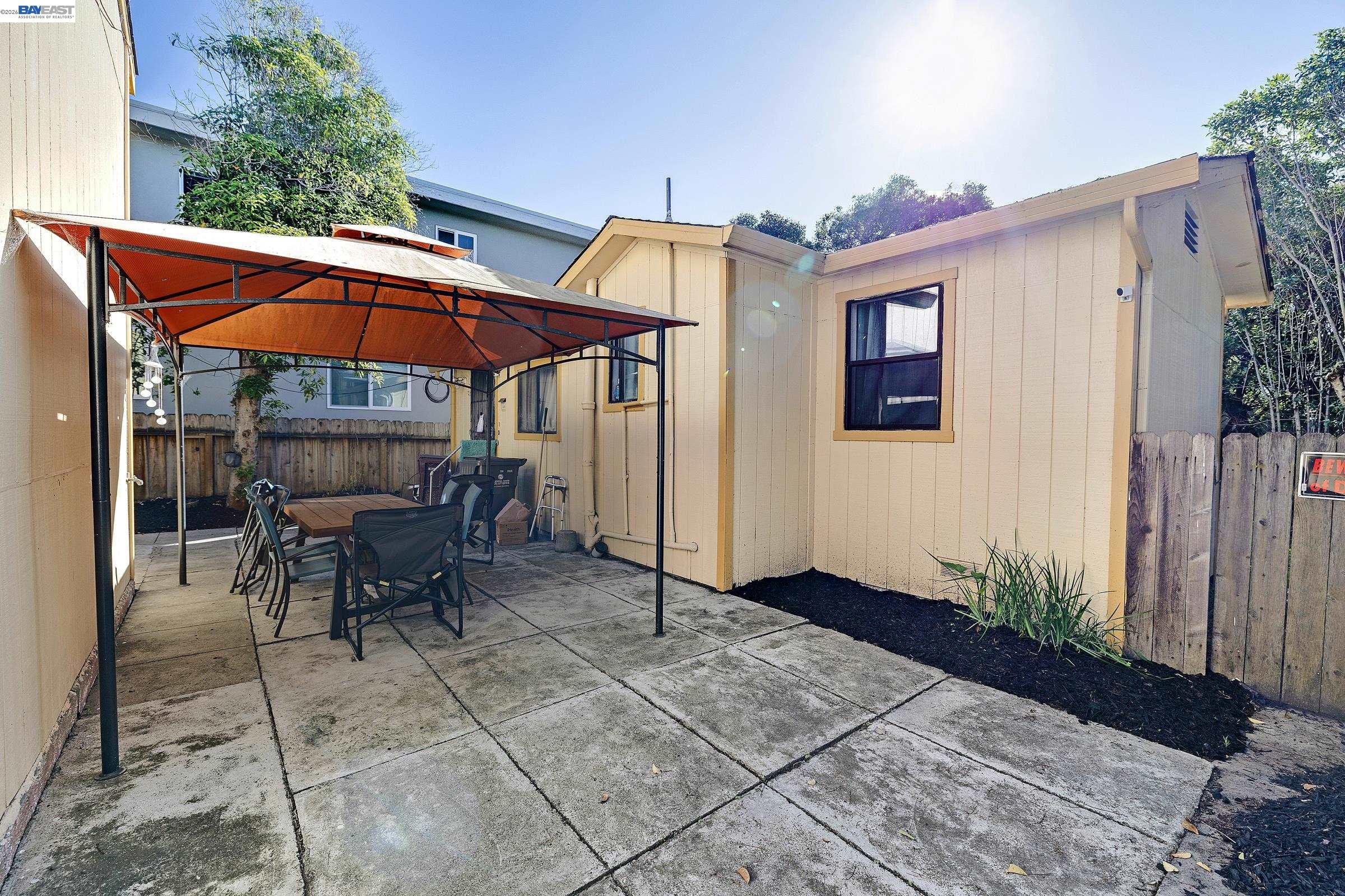 3626 Midvale Ave