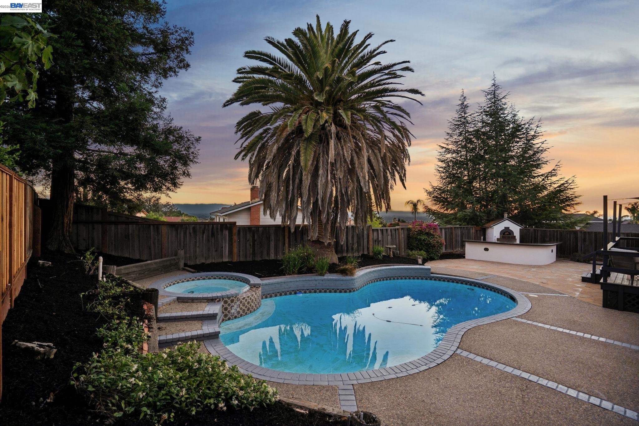 2875 Norcrest Dr