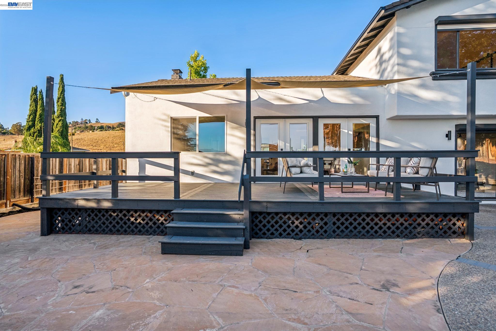 2875 Norcrest Dr