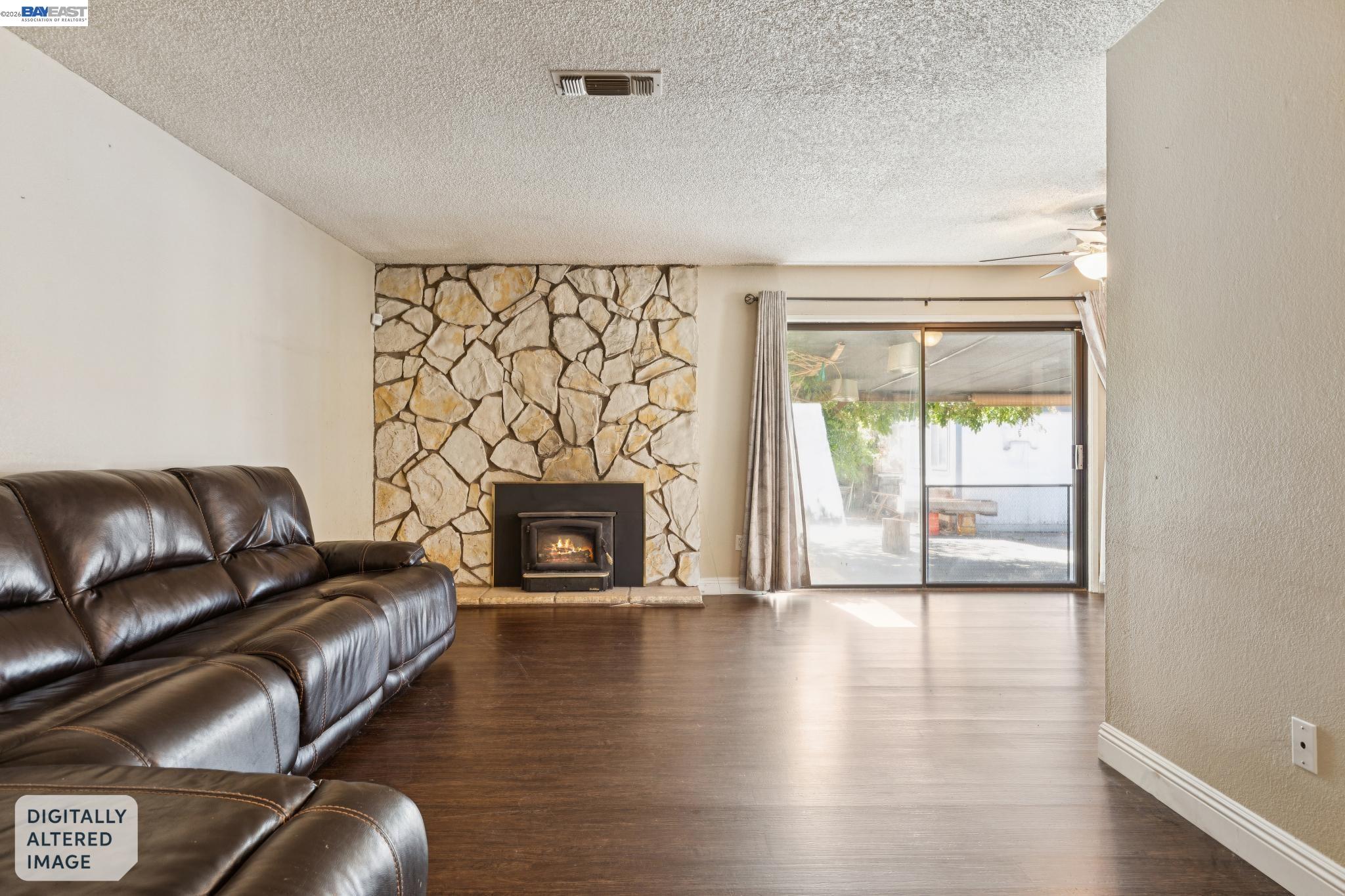502 Shrike Ct