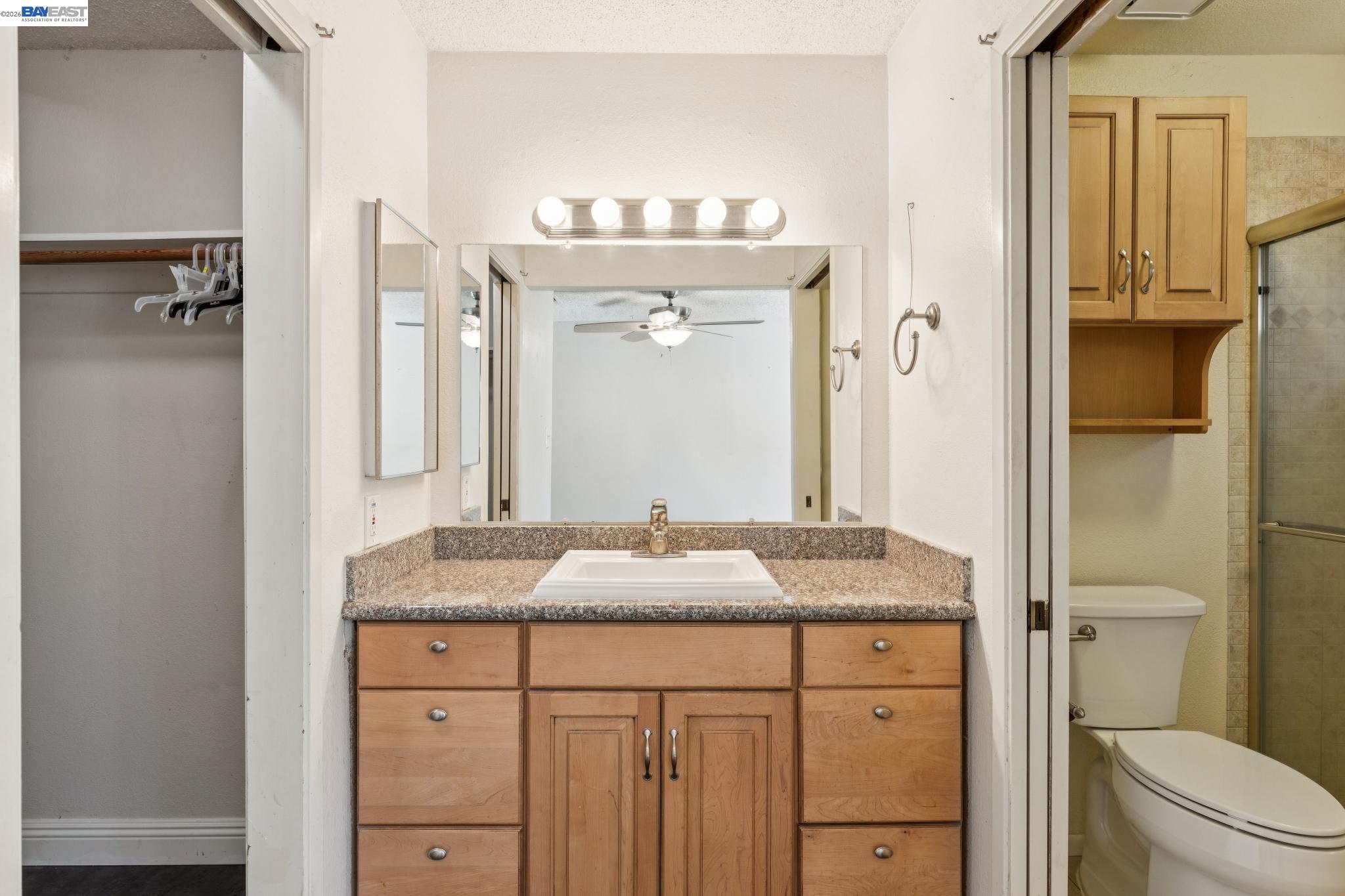 502 Shrike Ct
